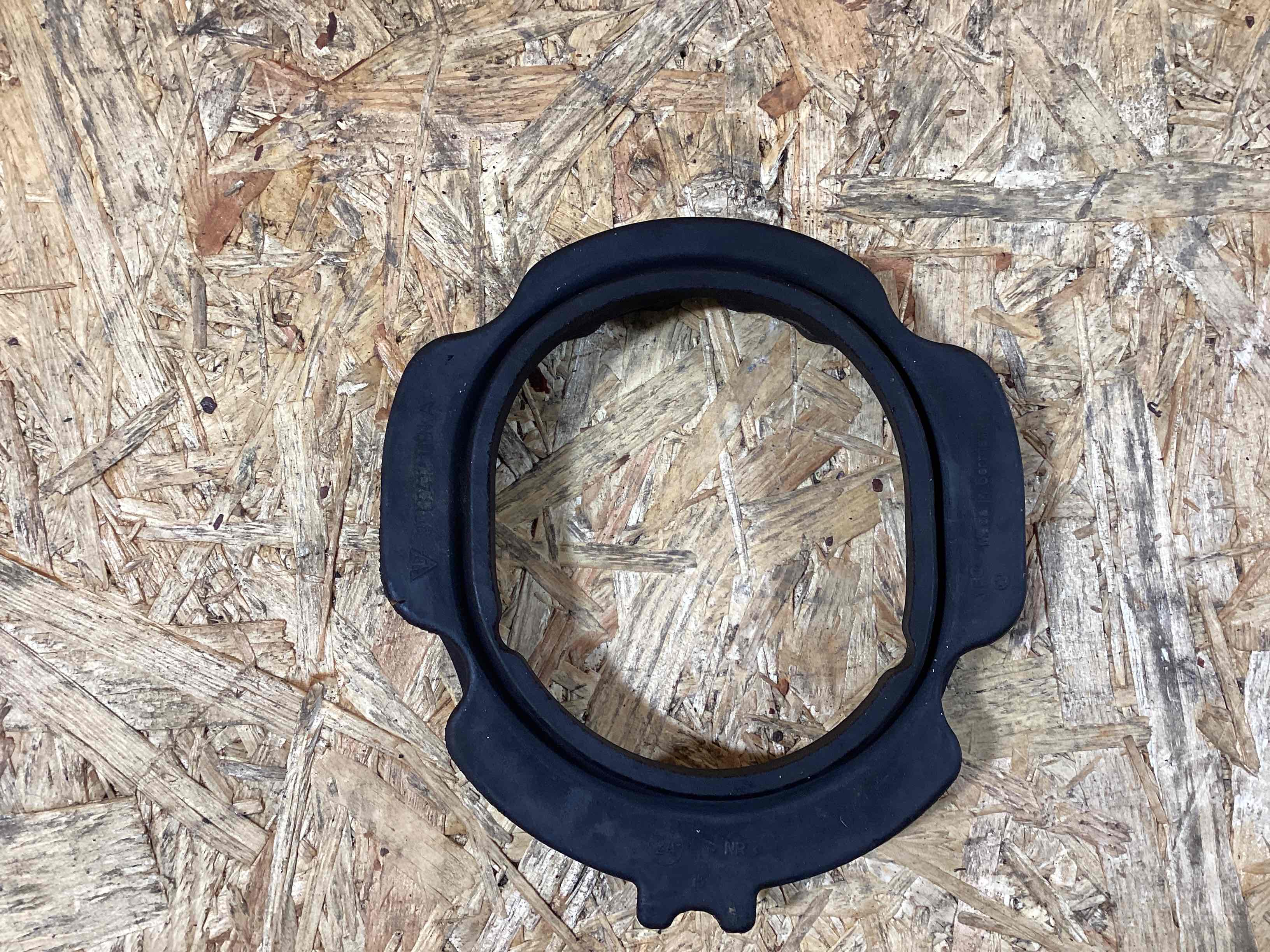 Амортизатор передний Porsche Macan 091025-124