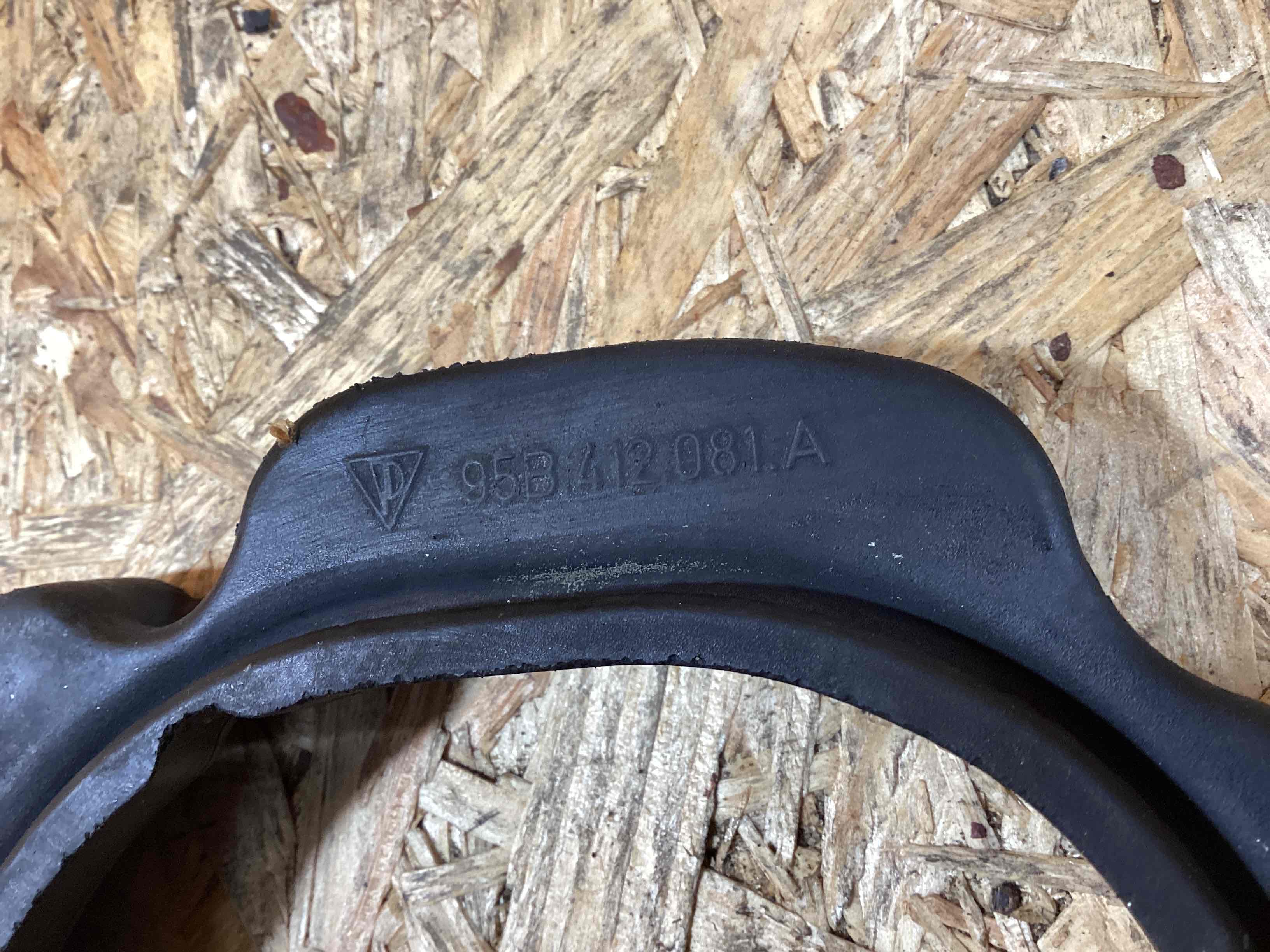 Амортизатор передний Porsche Macan 091025-124