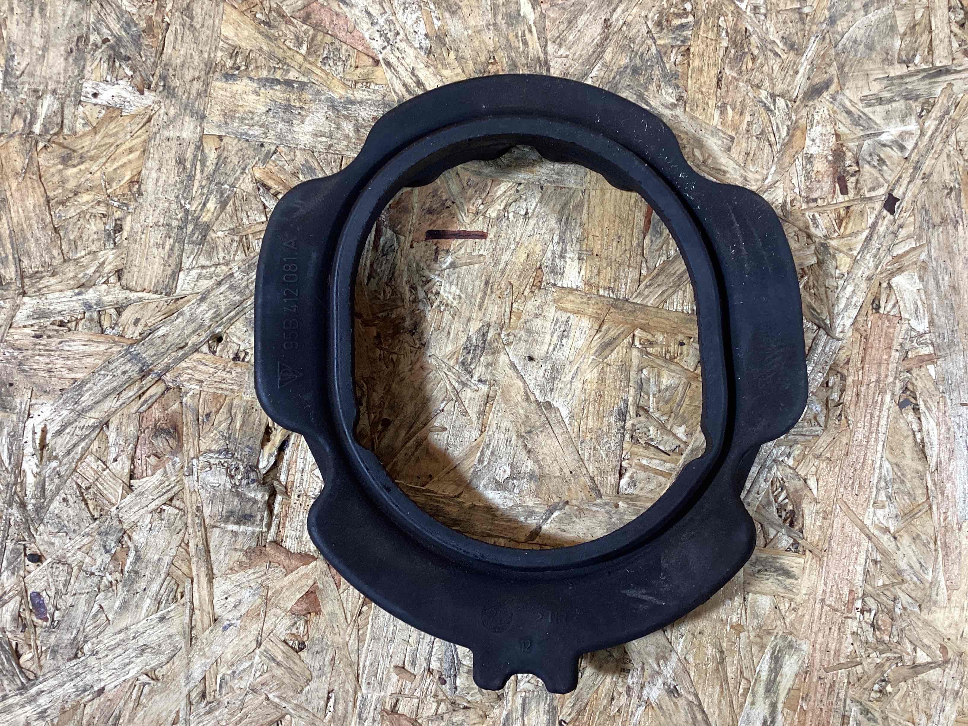 Амортизатор передний Porsche Macan 091025-127