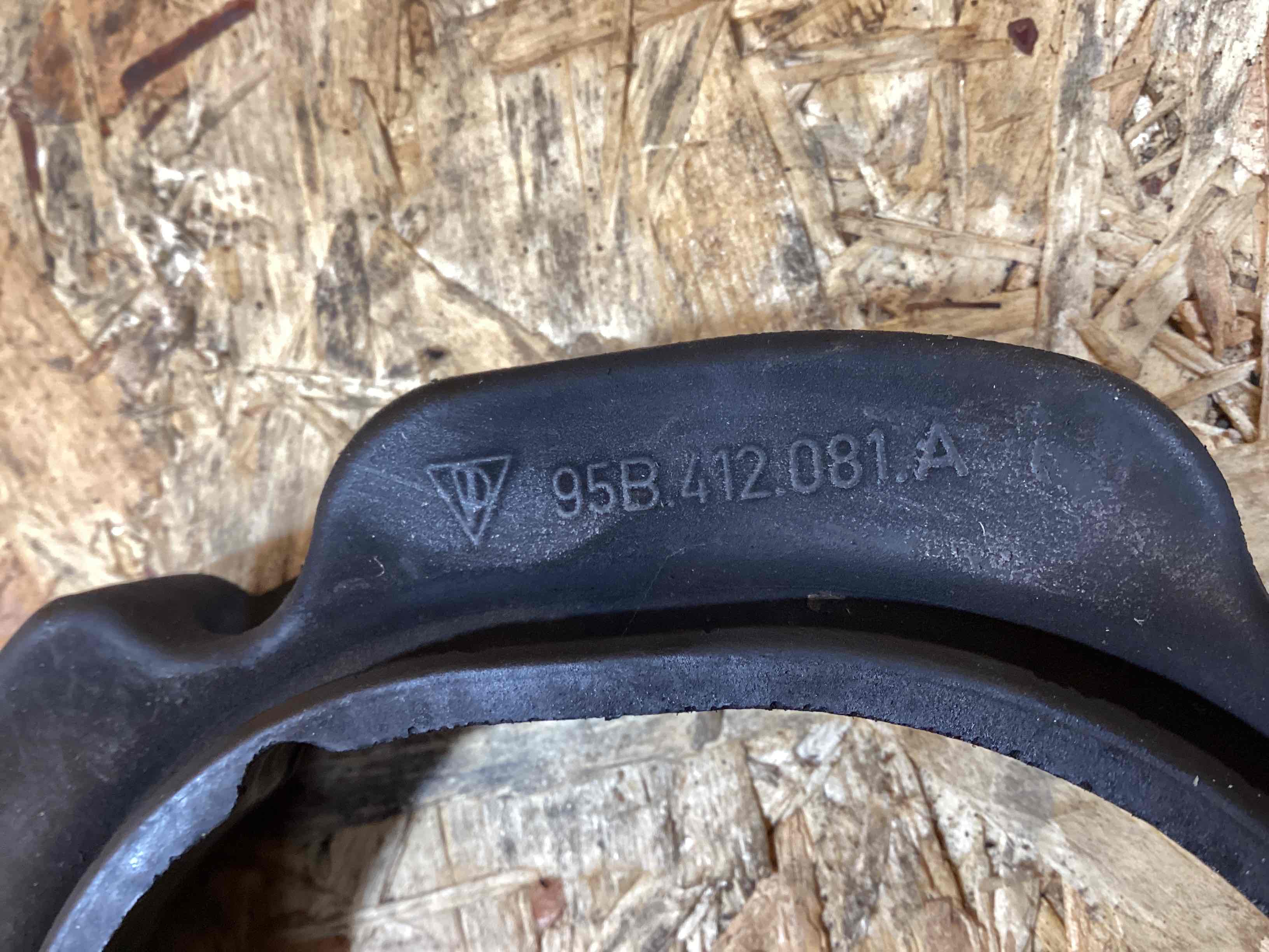 Амортизатор передний Porsche Macan 091025-127