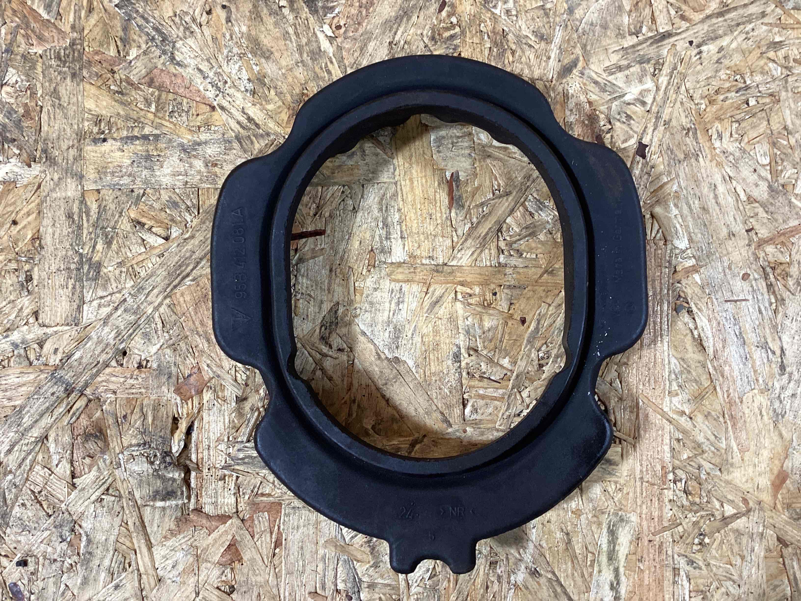 Амортизатор передний Porsche Macan 091025-128