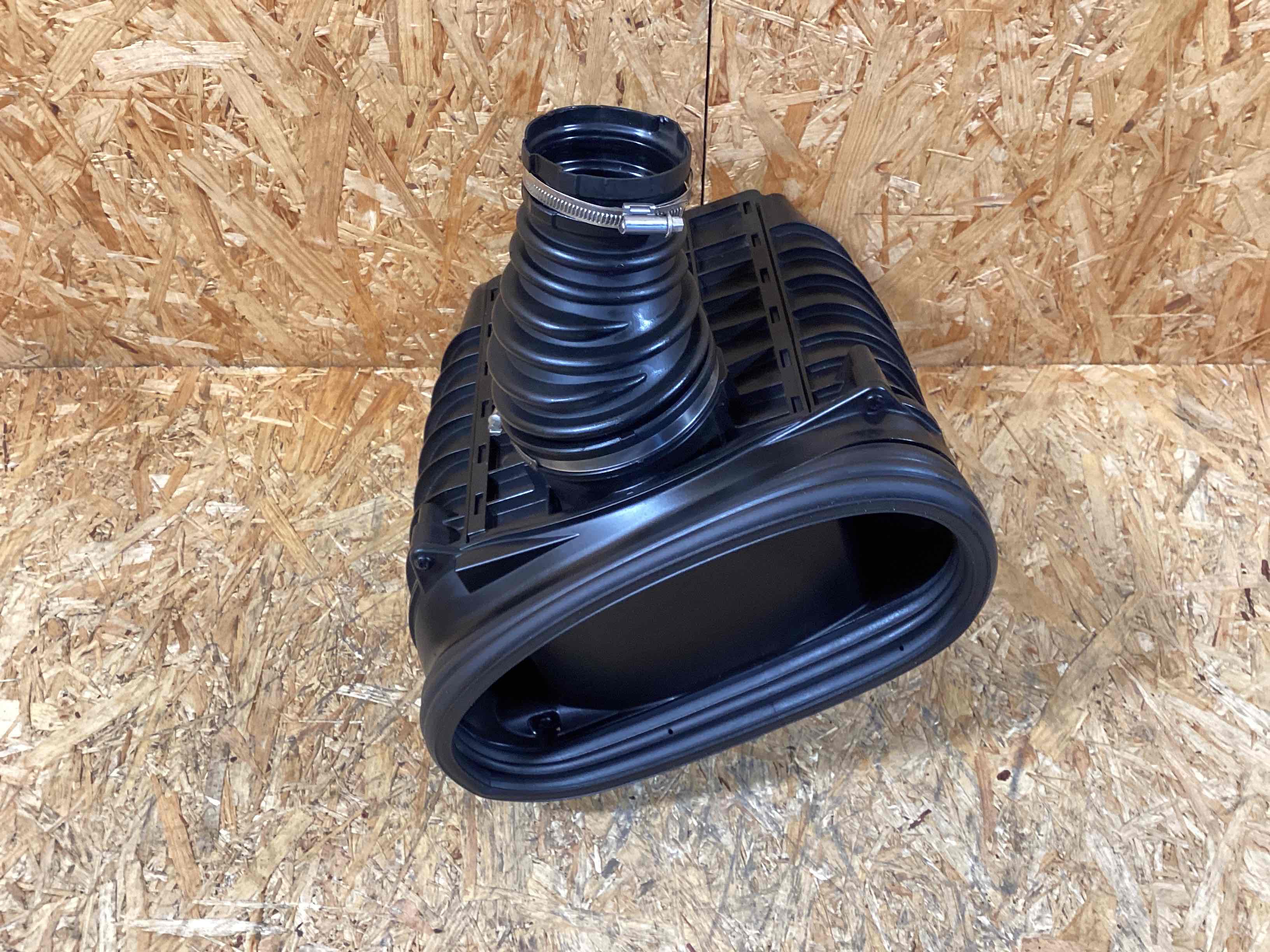 Корпус воздушного фильтра Porsche Macan 091025-130