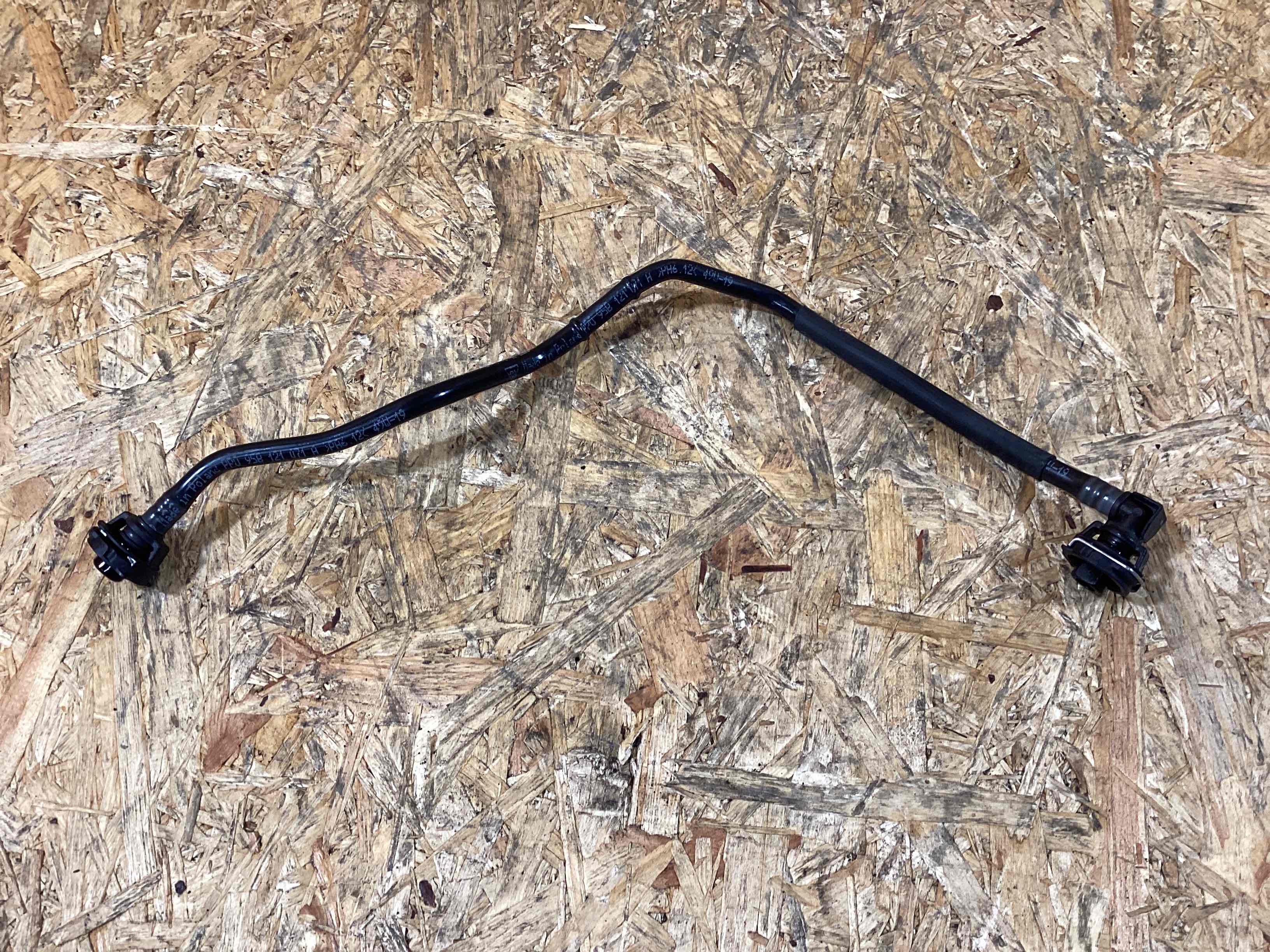 Патрубок Porsche Macan 091025-135