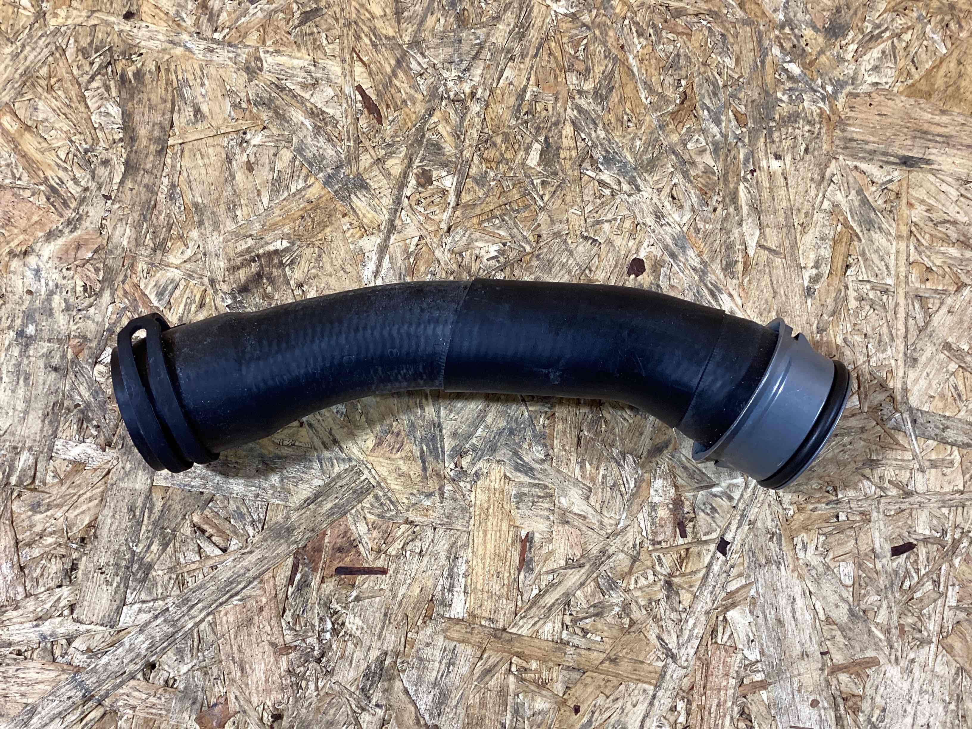 Патрубок Porsche 911 091025-136