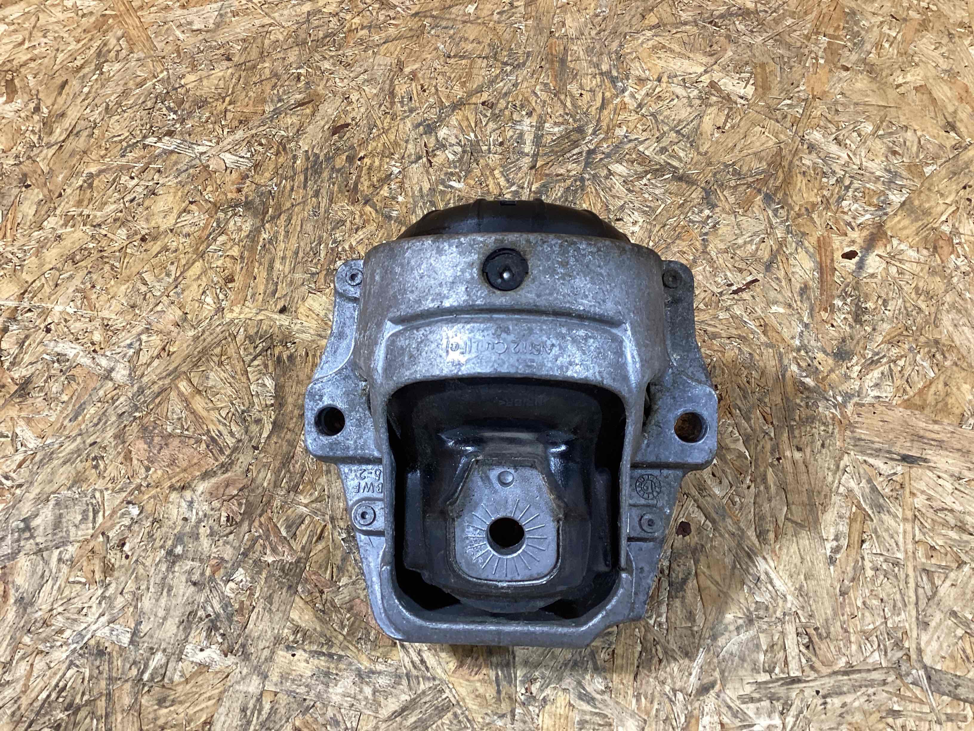 Подушка крепления двигателя Porsche Macan 091025-138