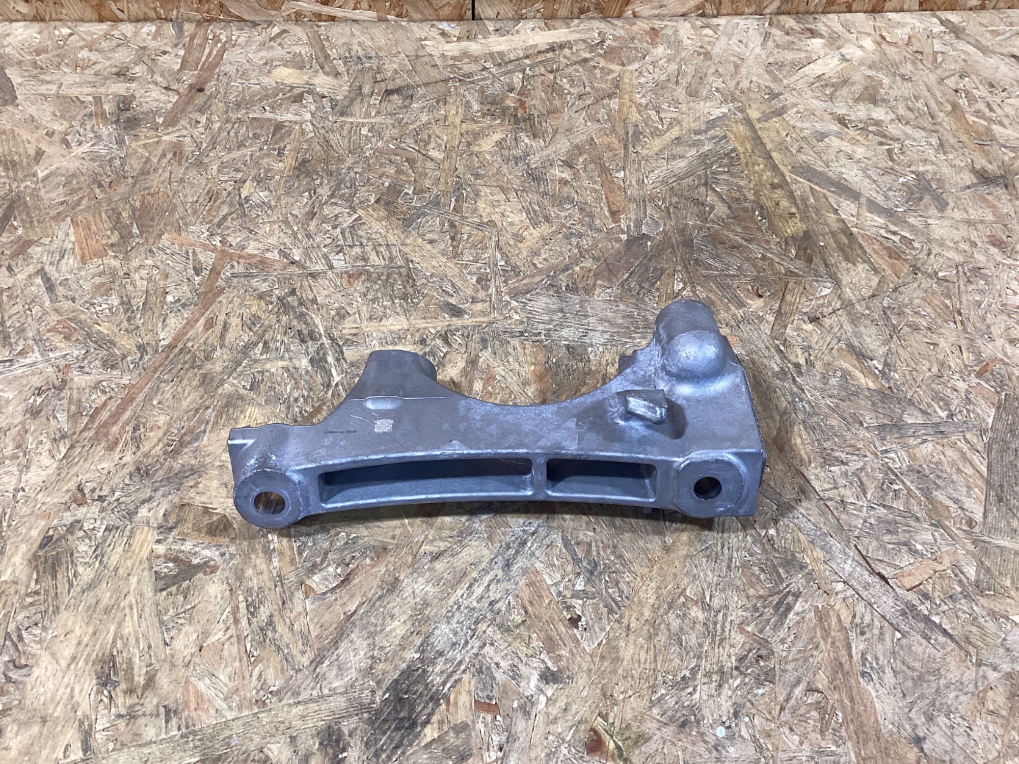 Кріплення, кронштейн Toyota Camry 091026-106