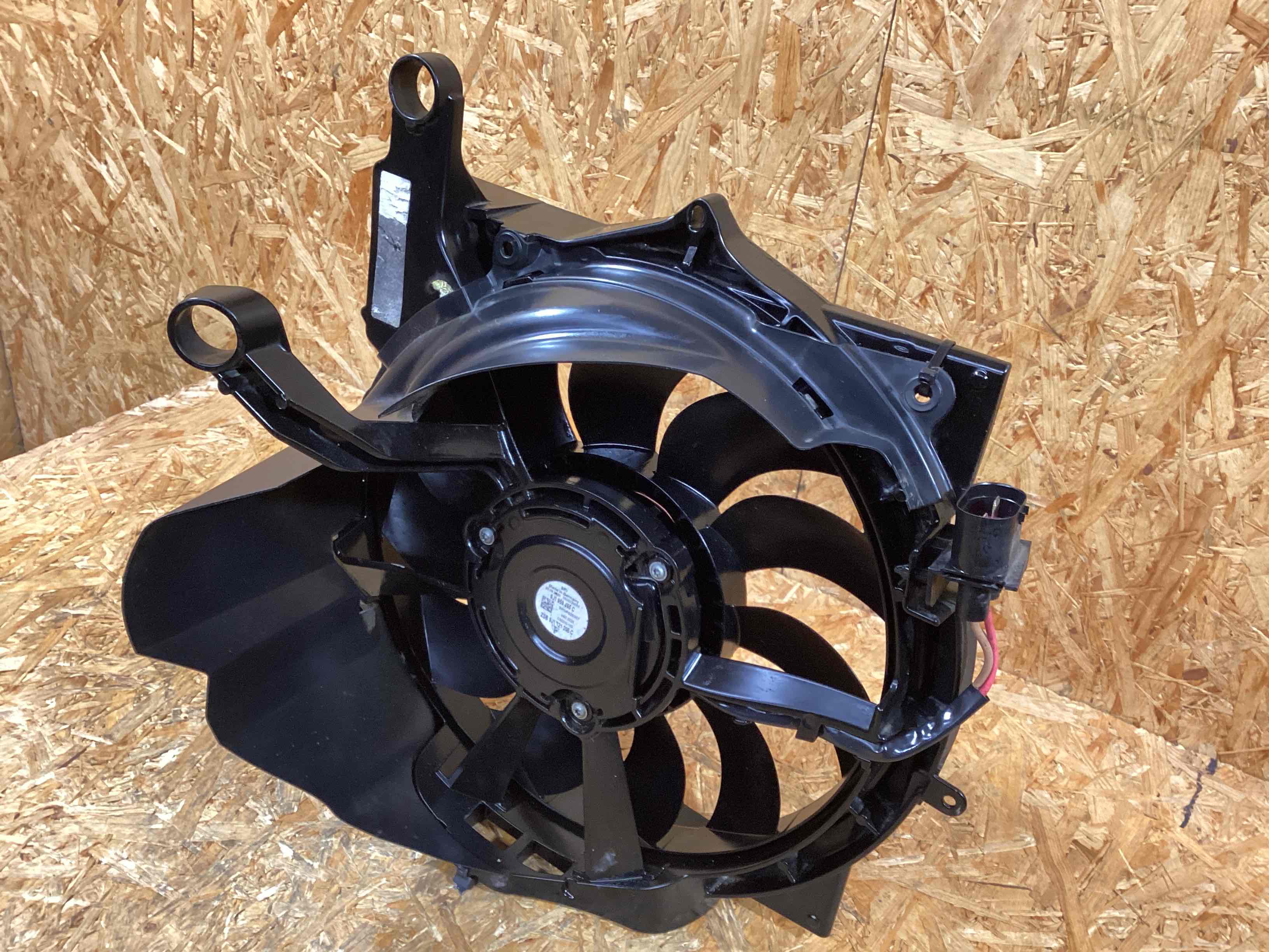 Вентилятор радиатора, вентиляторы Porsche Taycan 091225-104