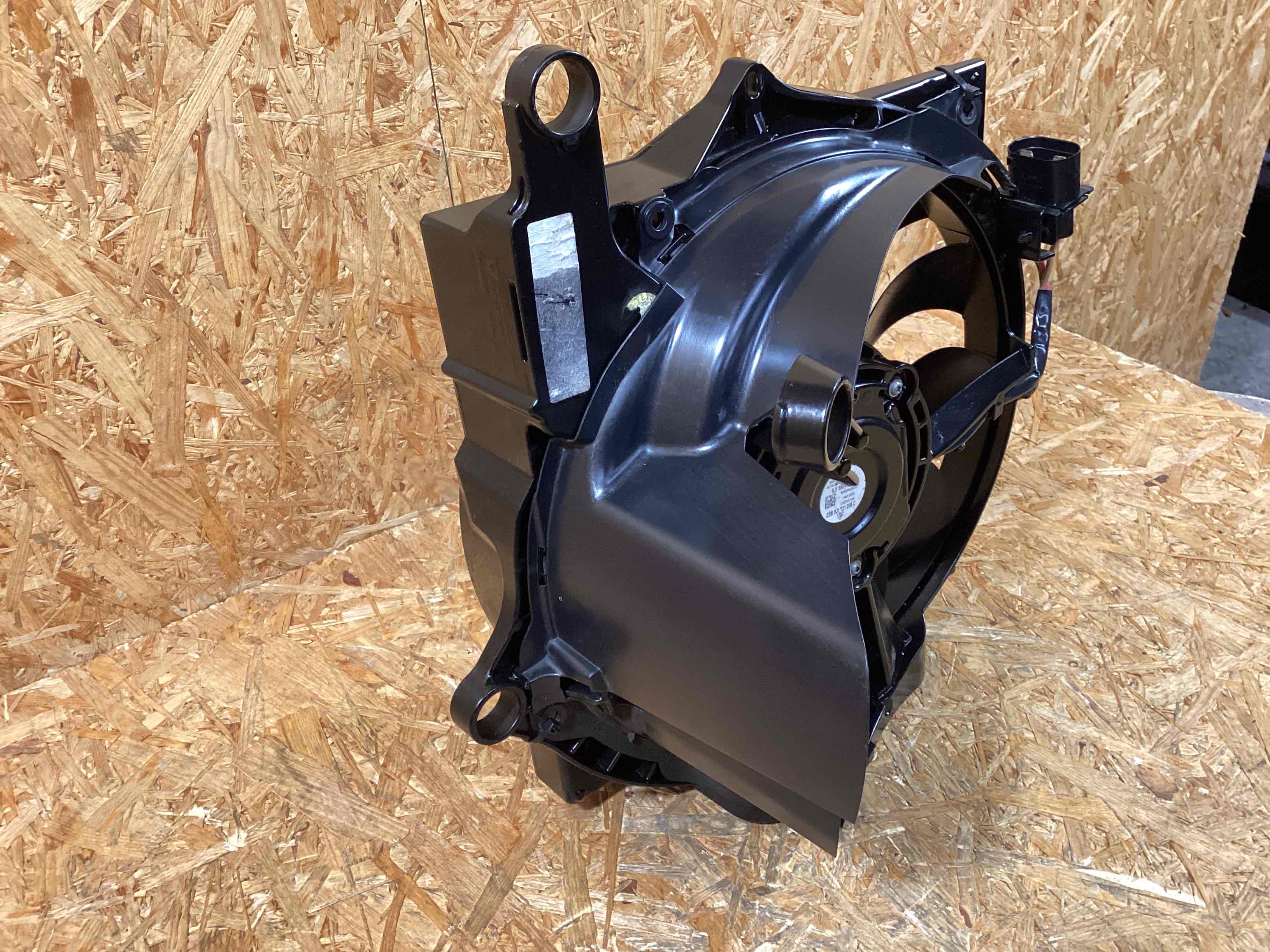 Вентилятор радиатора, вентиляторы Porsche Taycan 091225-104