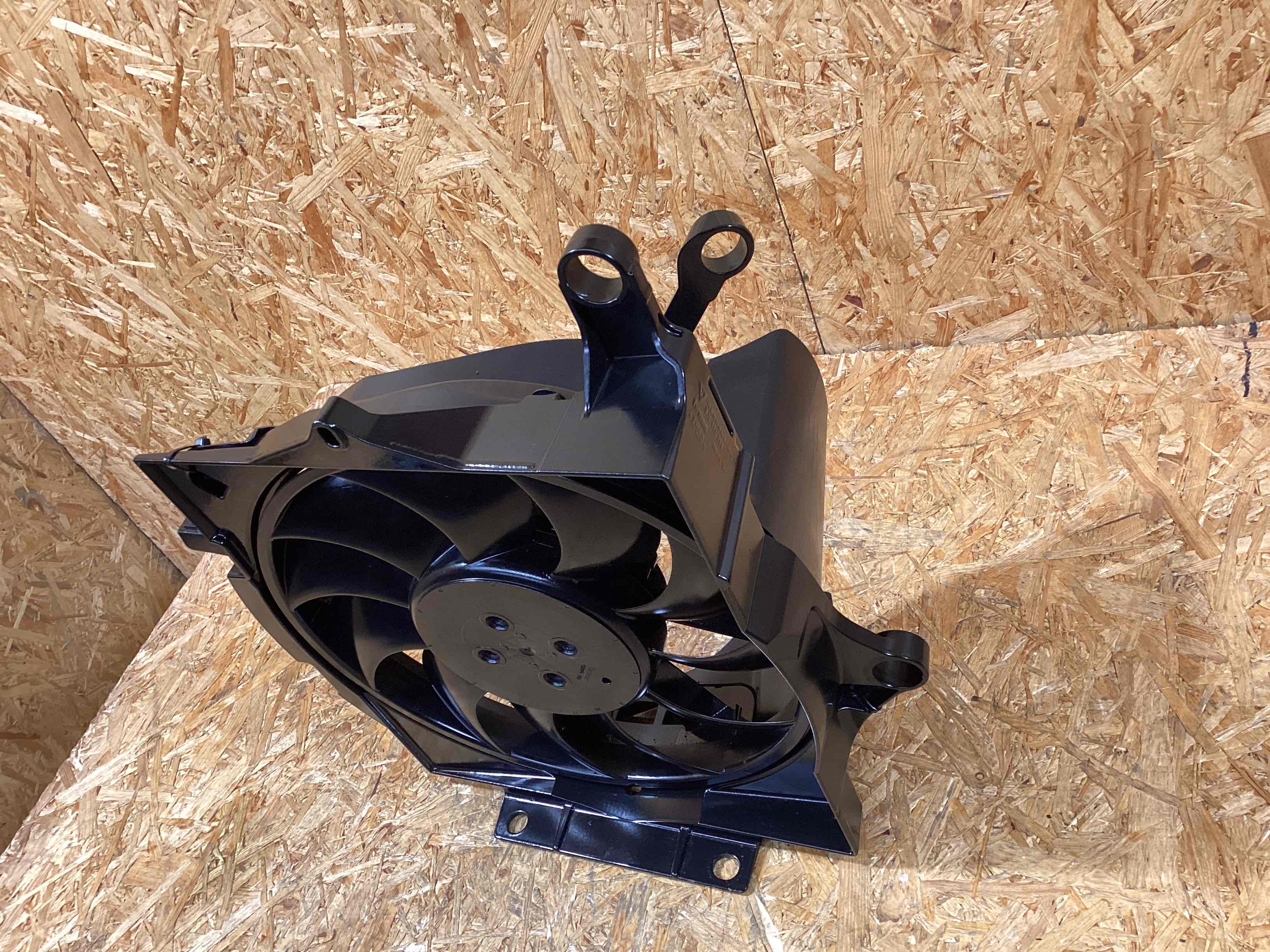 Вентилятор радиатора, вентиляторы Porsche Taycan 091225-105