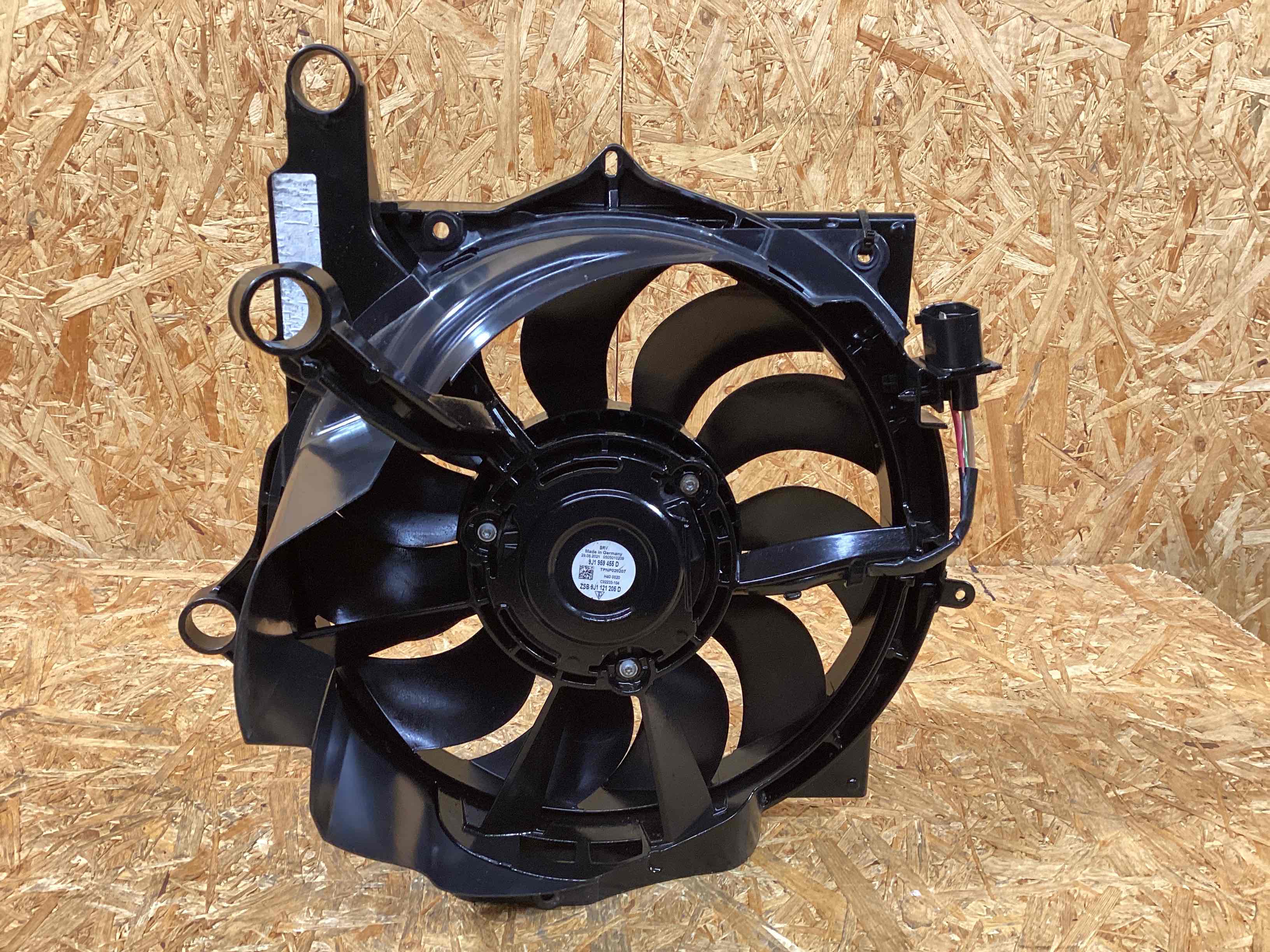 Вентилятор радиатора, вентиляторы Porsche Taycan 091225-105
