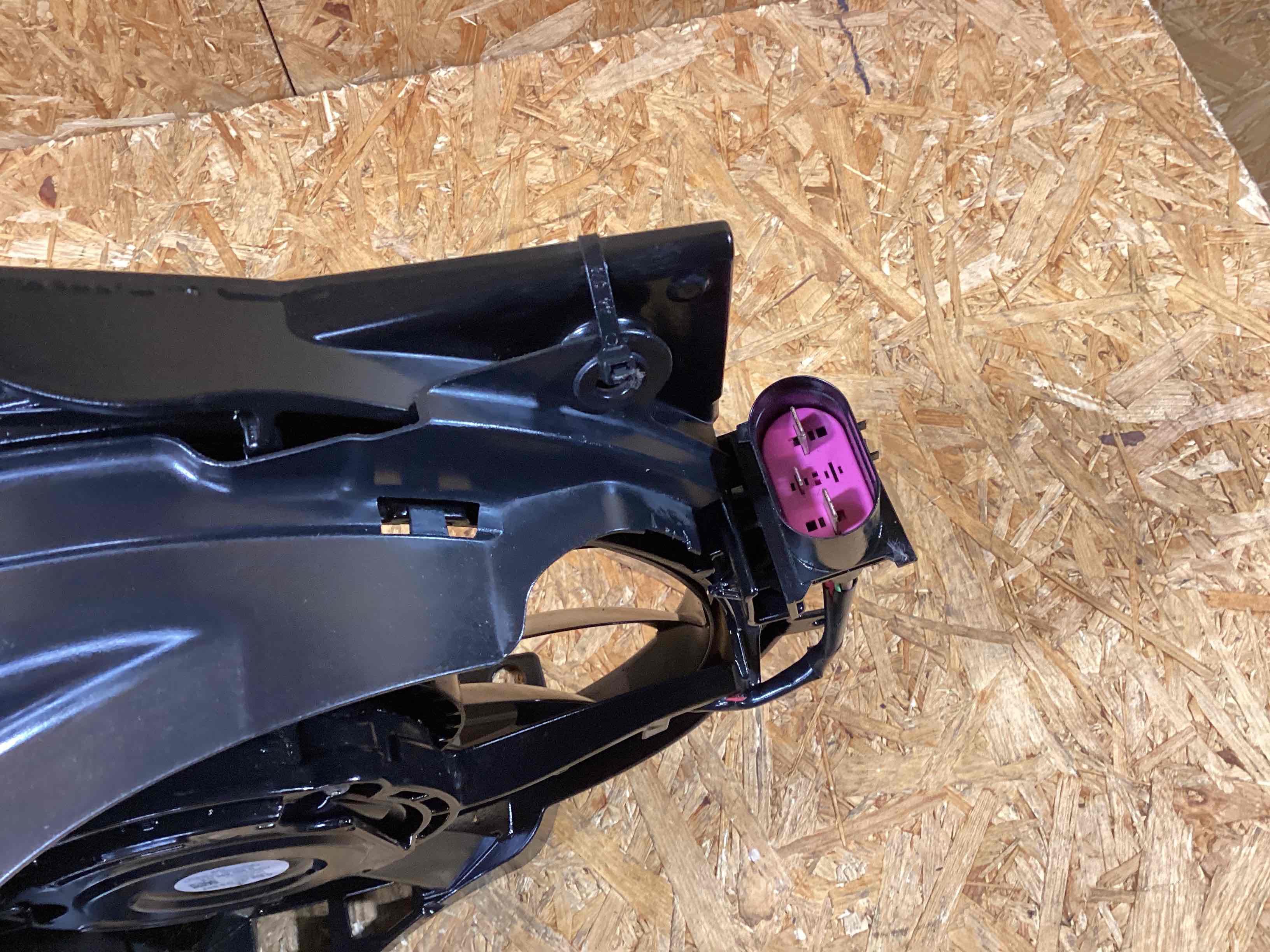 Вентилятор радиатора, вентиляторы Porsche Taycan 091225-105