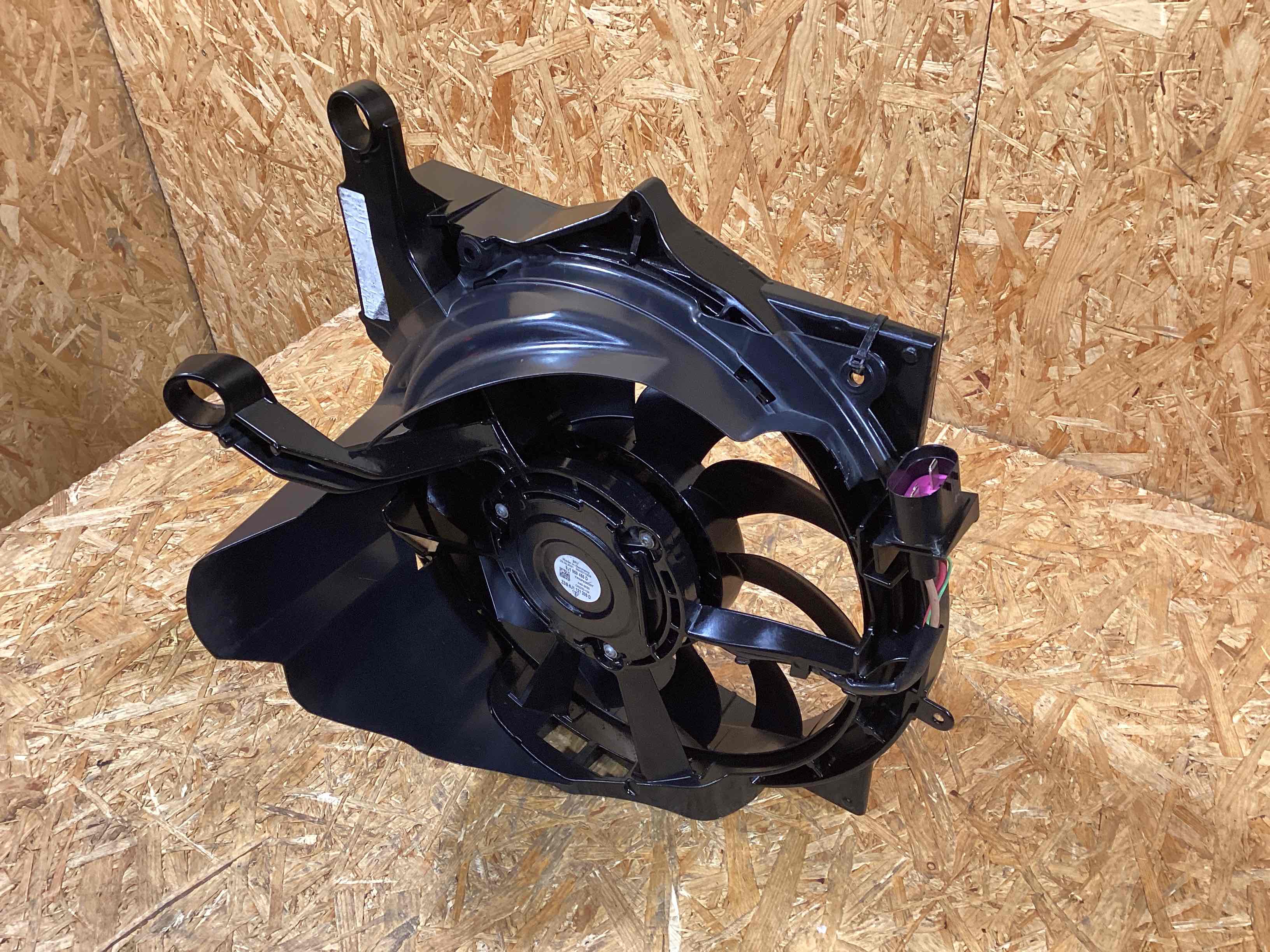 Вентилятор радиатора, вентиляторы Porsche Taycan 091225-105