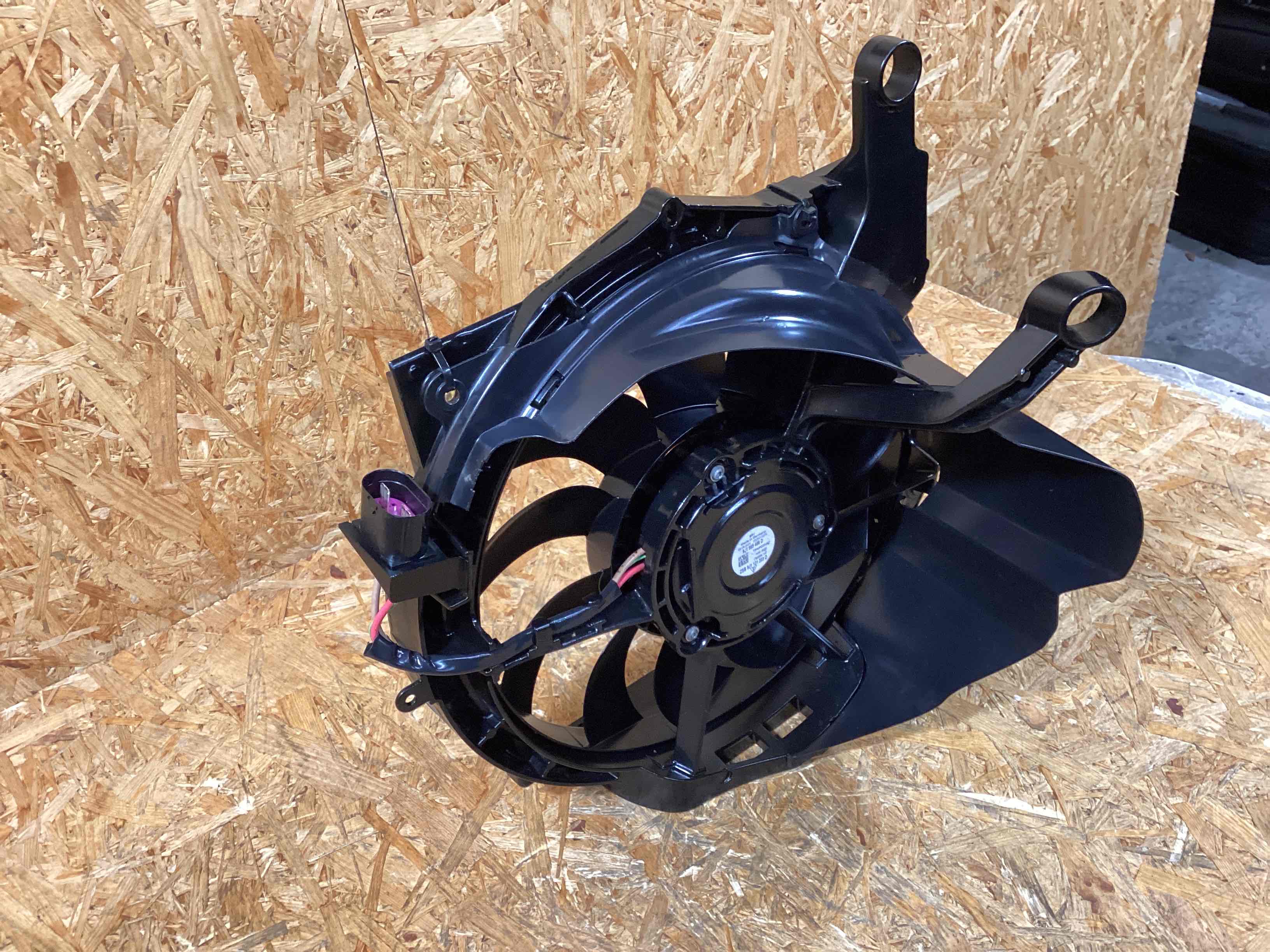 Вентилятор радиатора, вентиляторы Porsche Taycan 091225-106