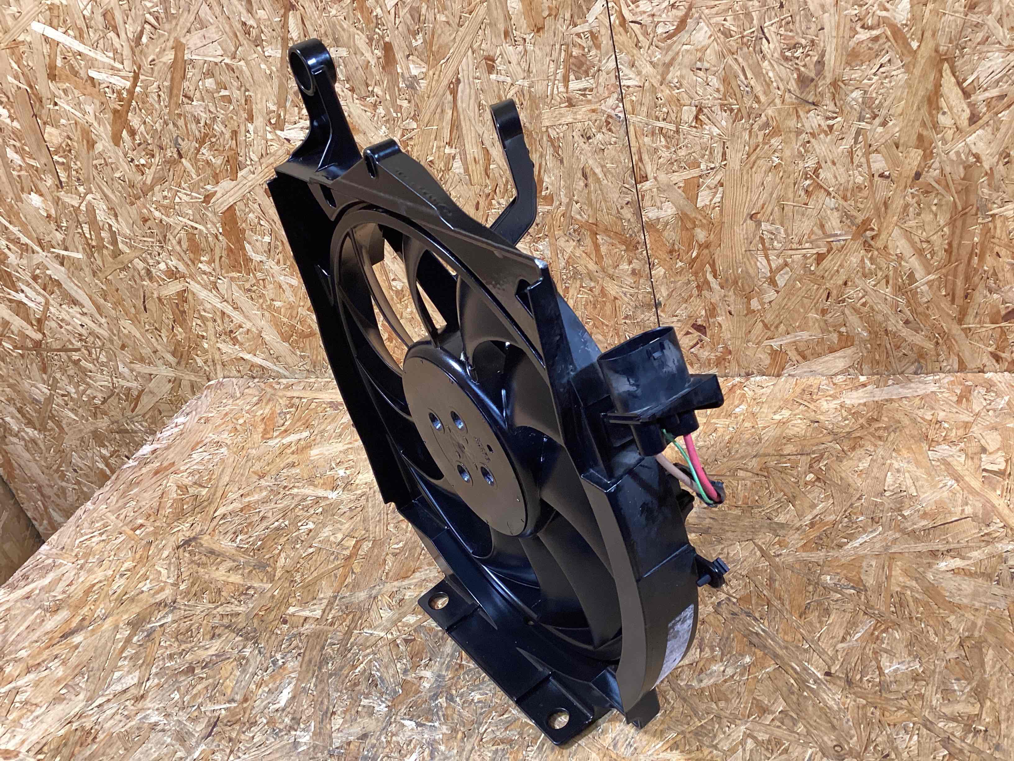 Вентилятор радиатора, вентиляторы Porsche Taycan 091225-107