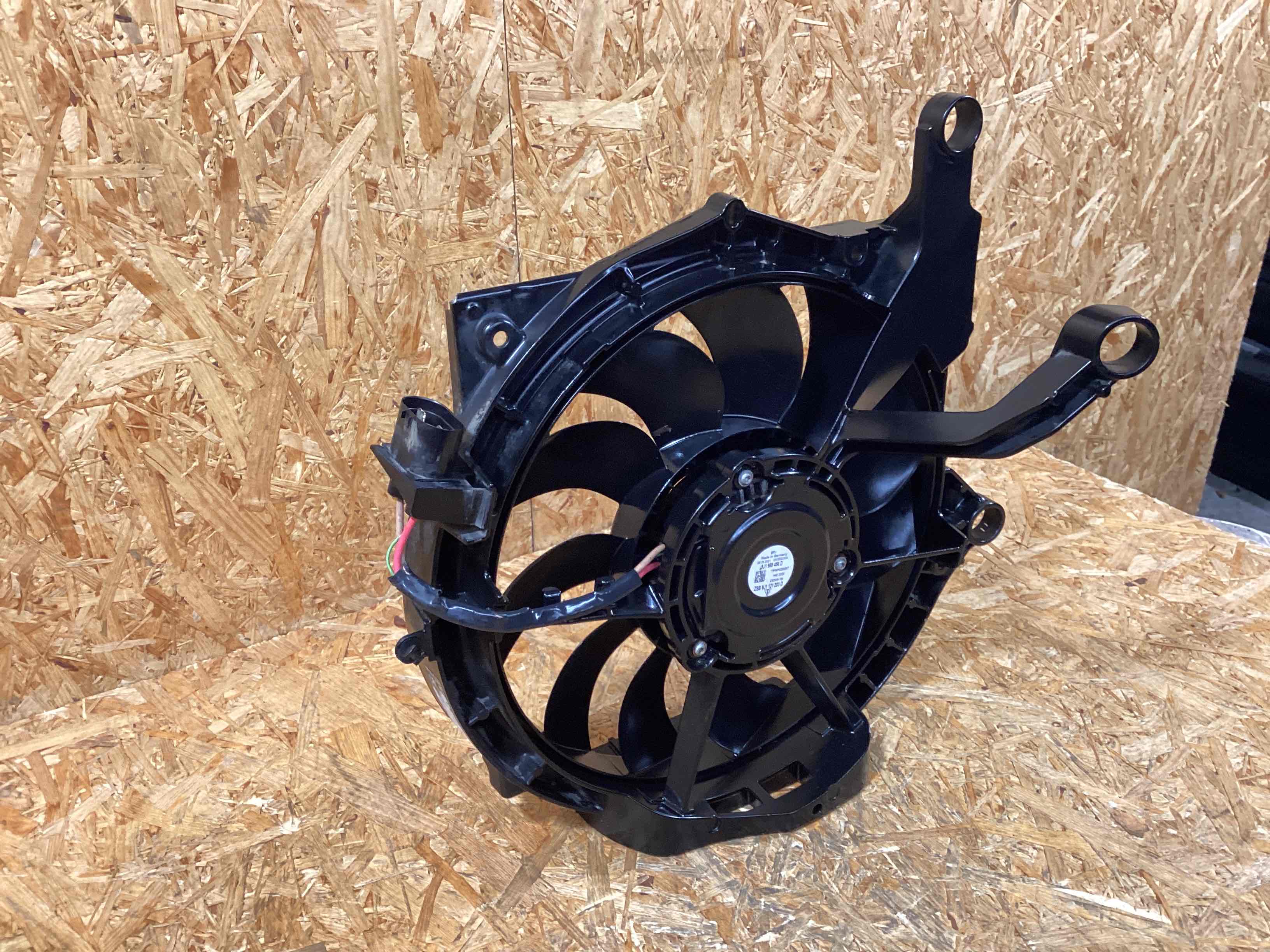 Вентилятор радиатора, вентиляторы Porsche Taycan 091225-107