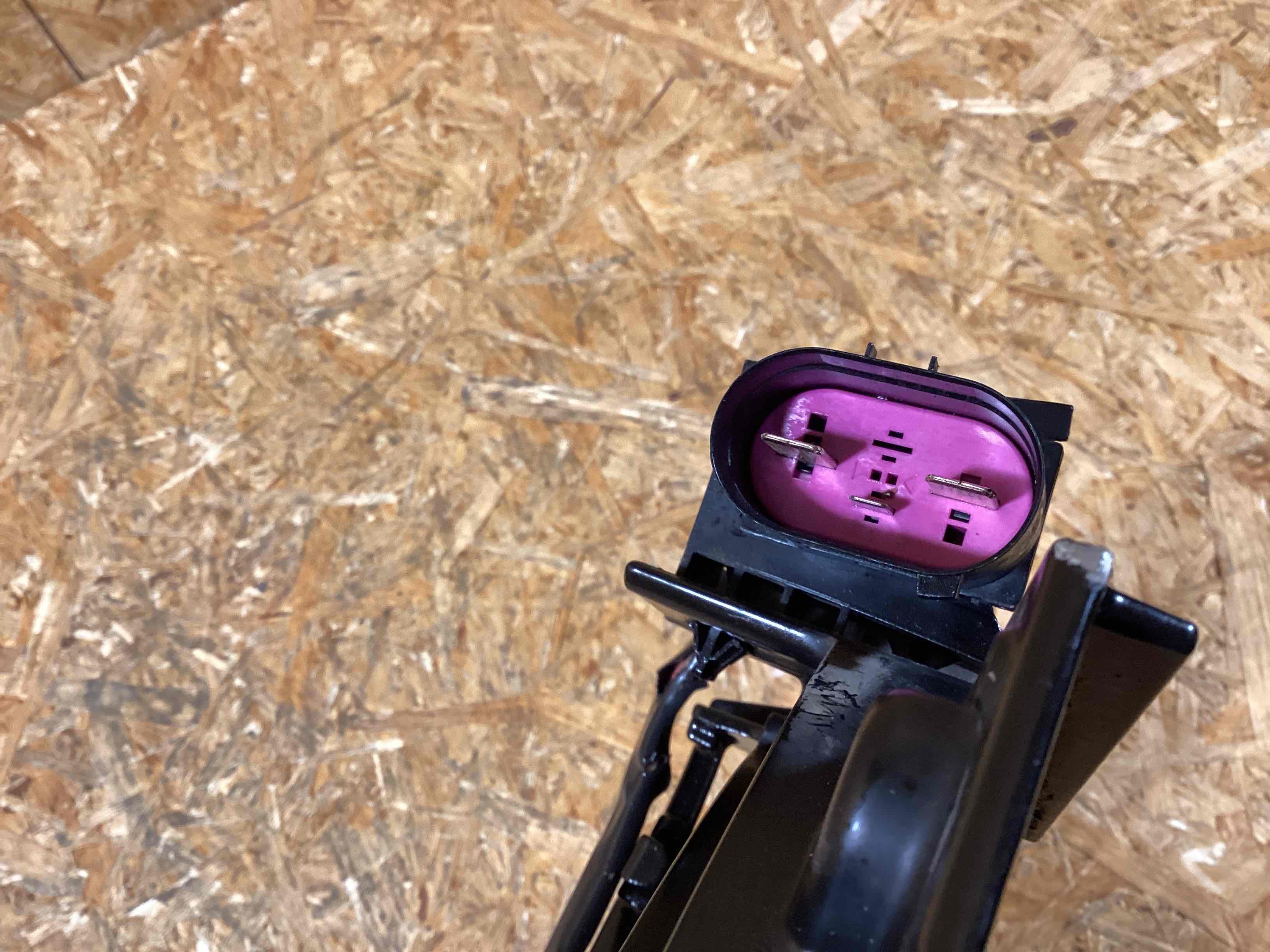 Вентилятор радиатора, вентиляторы Porsche Taycan 091225-107