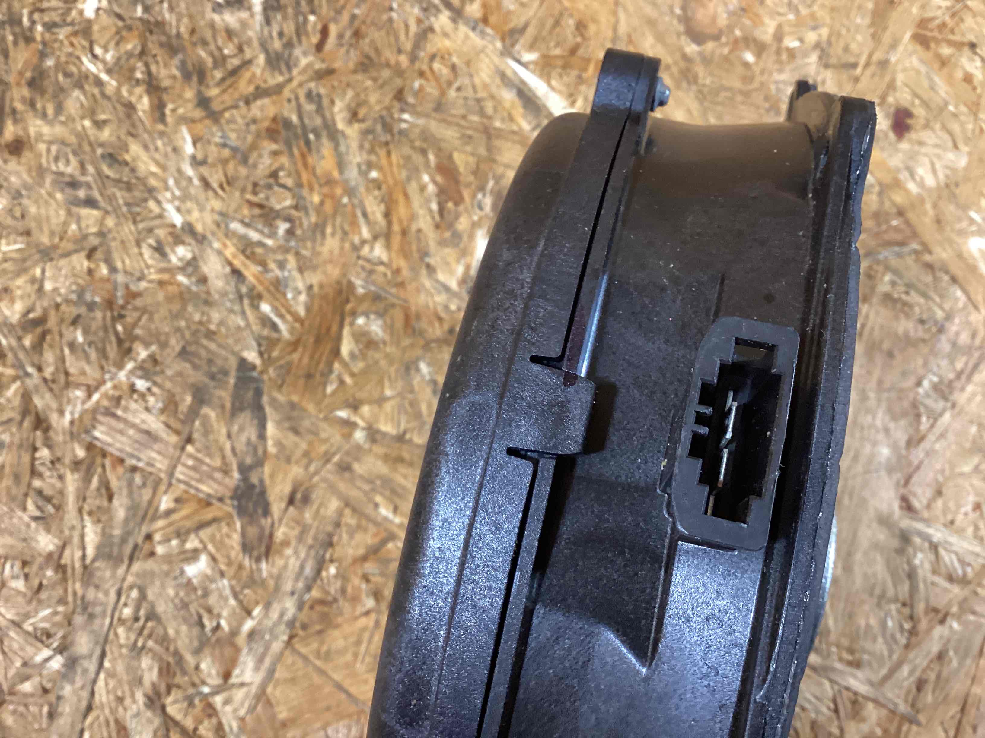 Динамик Porsche Panamera 091225-111