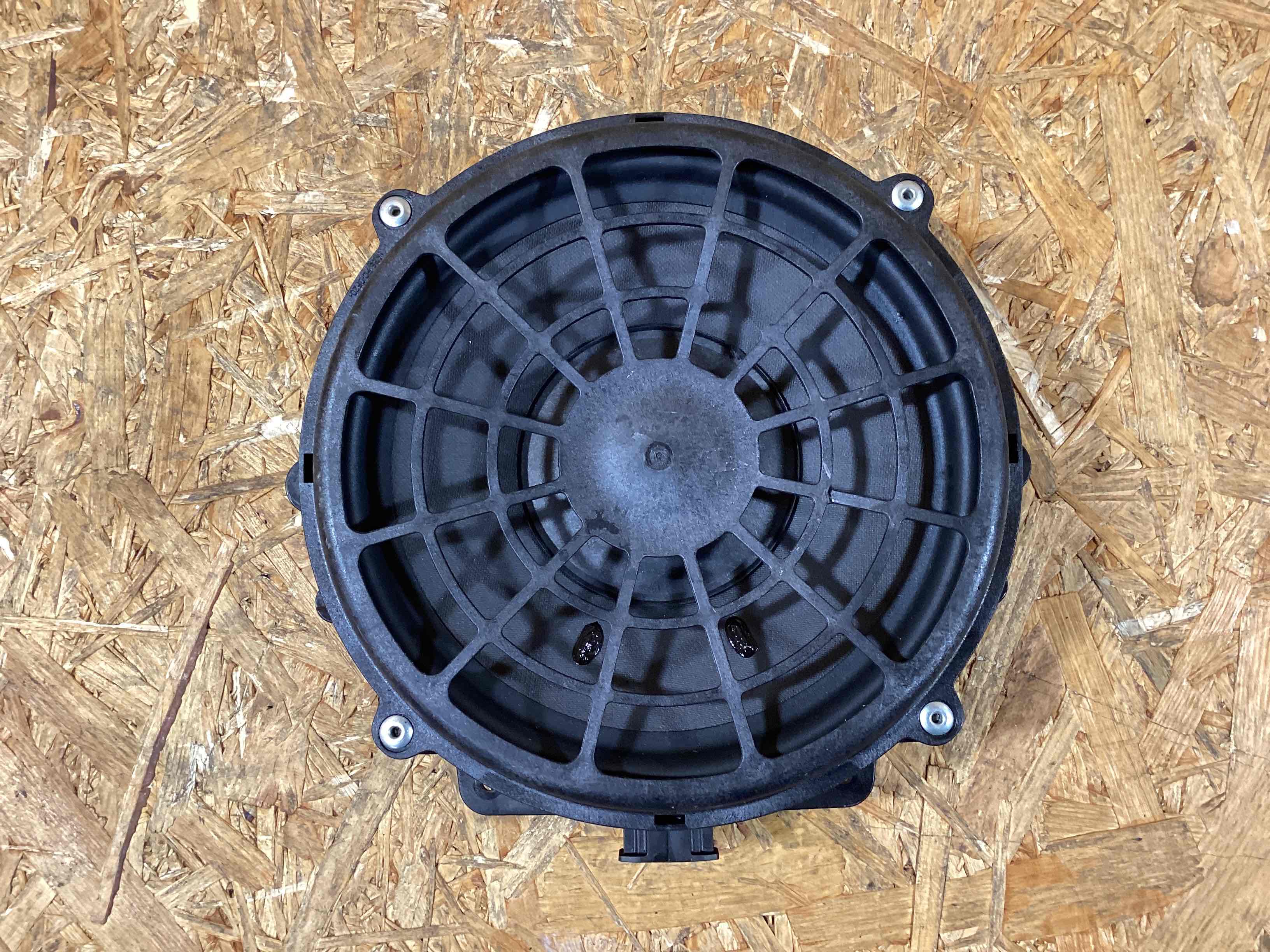 Динамик Porsche Panamera 091225-111