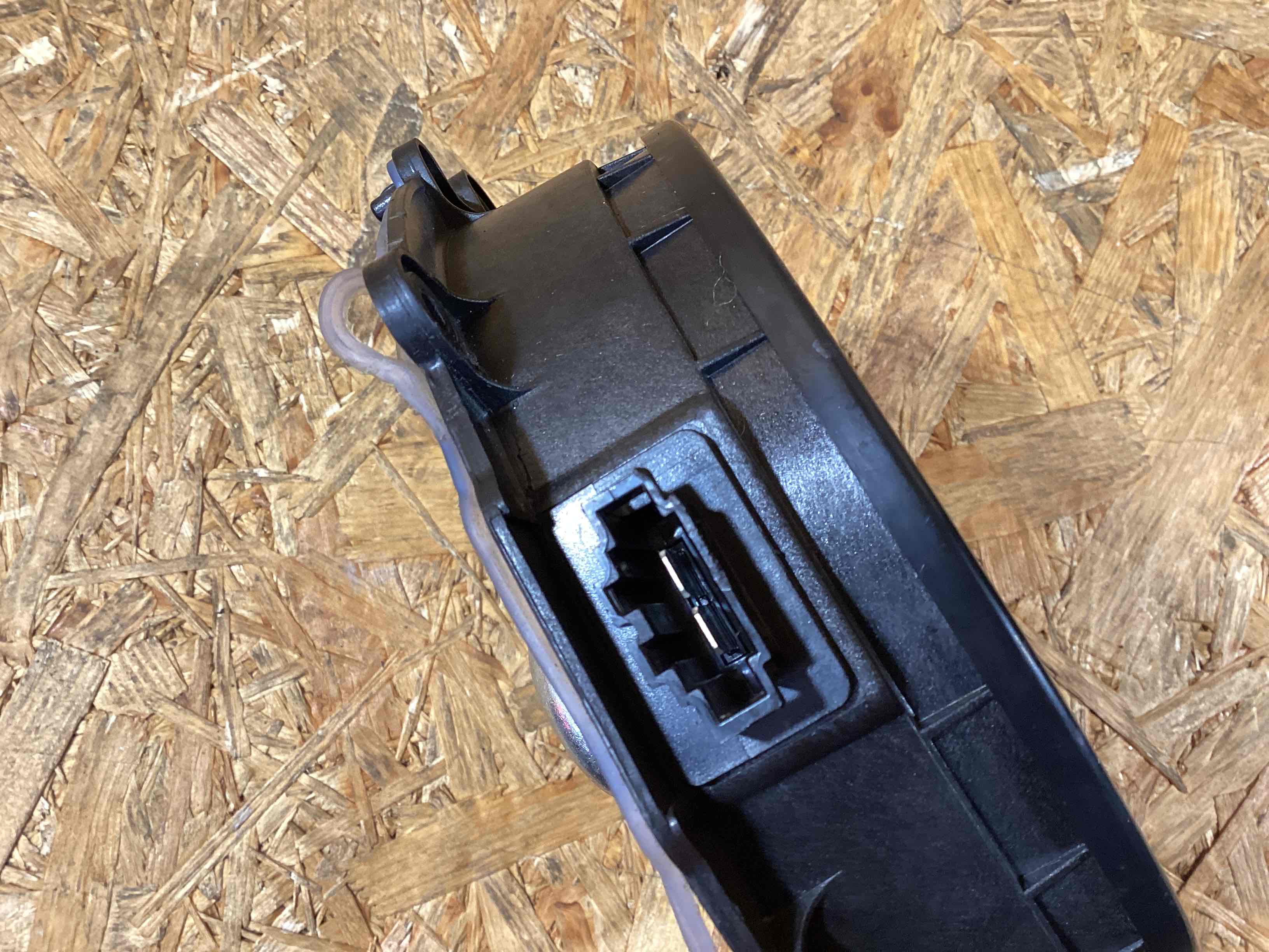 Динамик Porsche Macan 091225-112