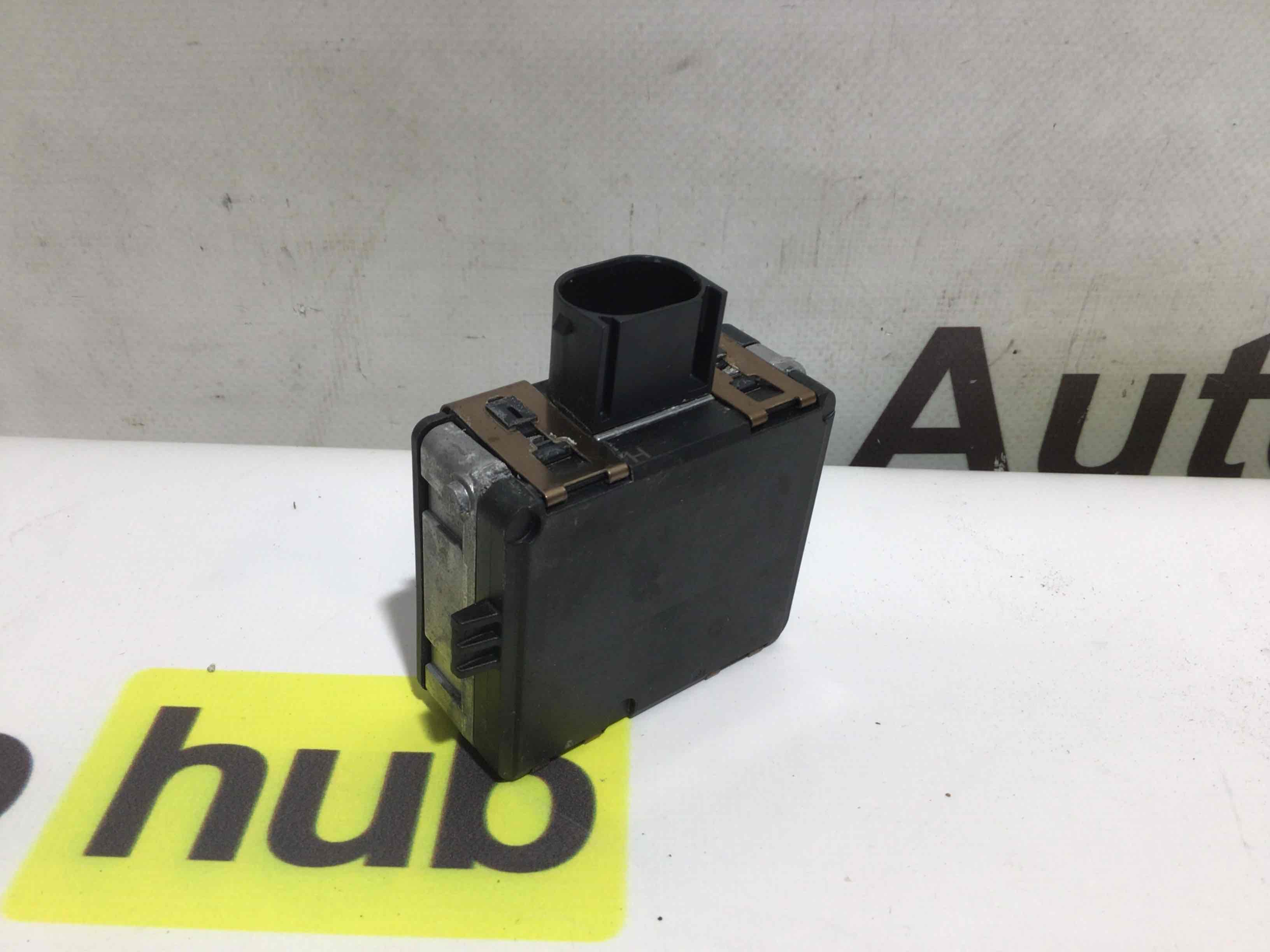 Датчик слепой зоны, крепление датчика Porsche Macan 090326-005