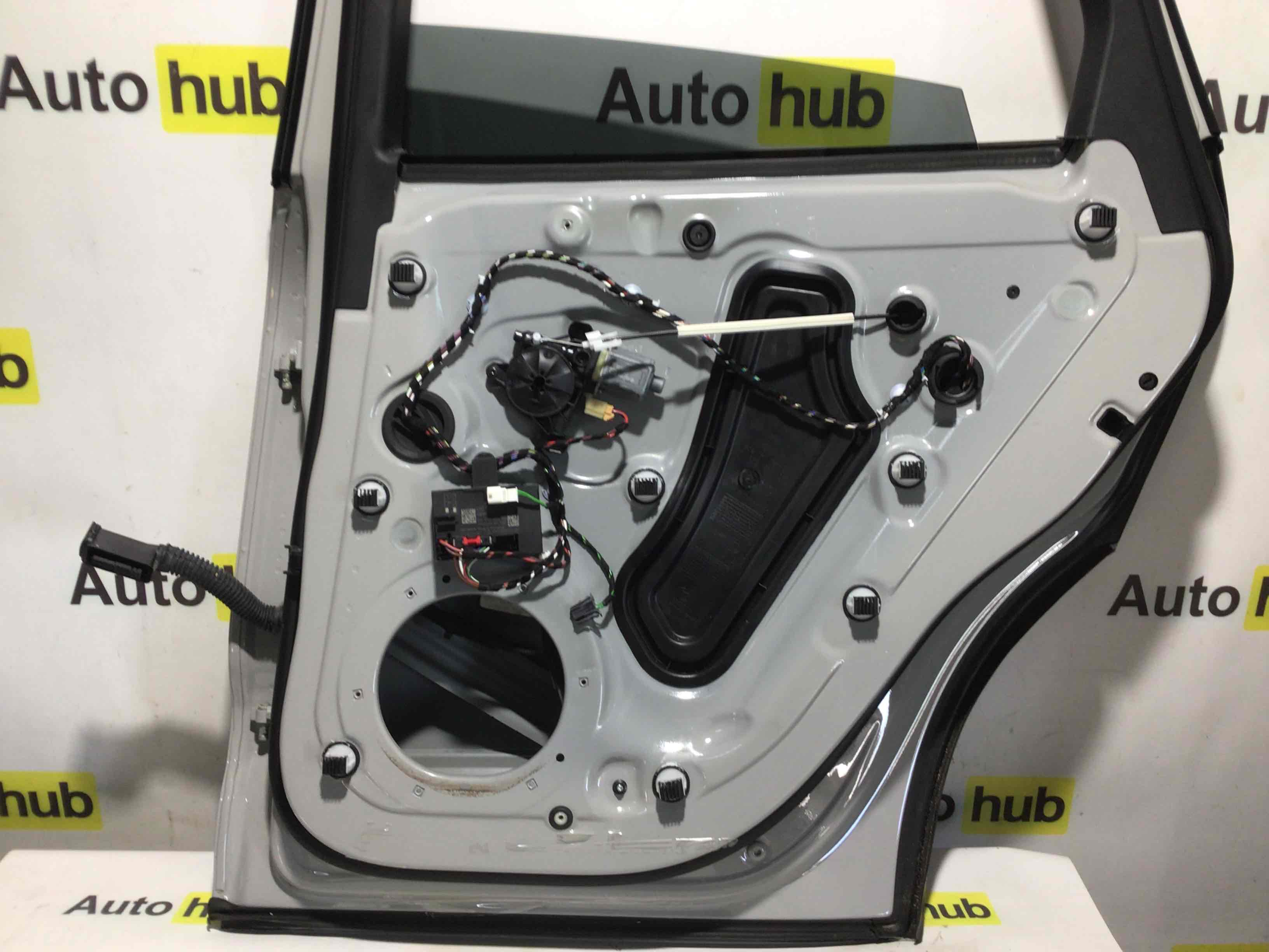 Дверь задняя правая Porsche Macan 100226-002