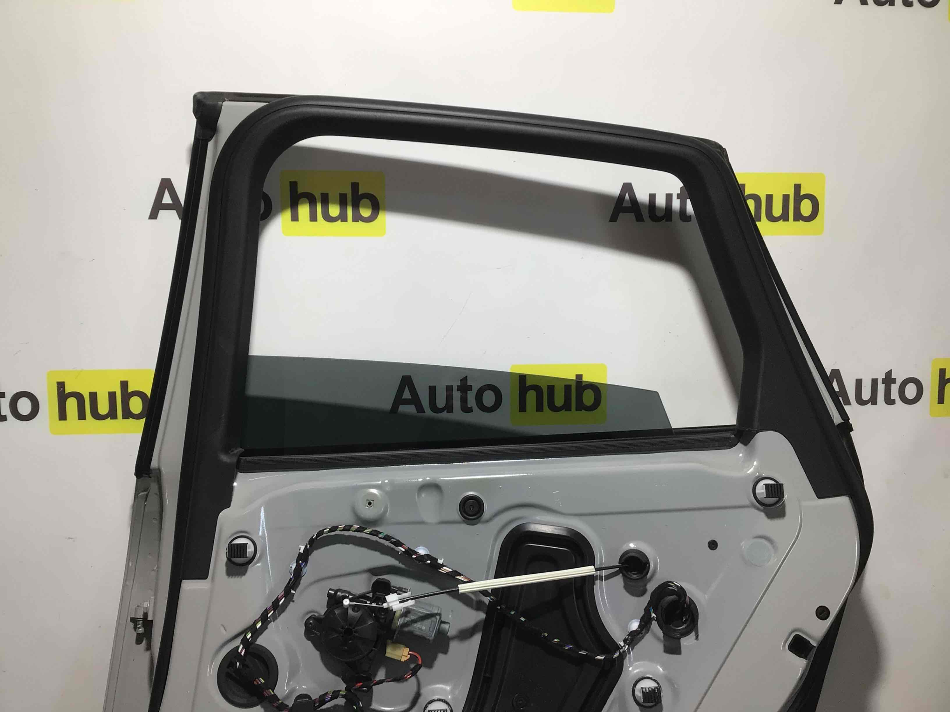 Дверь задняя правая Porsche Macan 100226-002