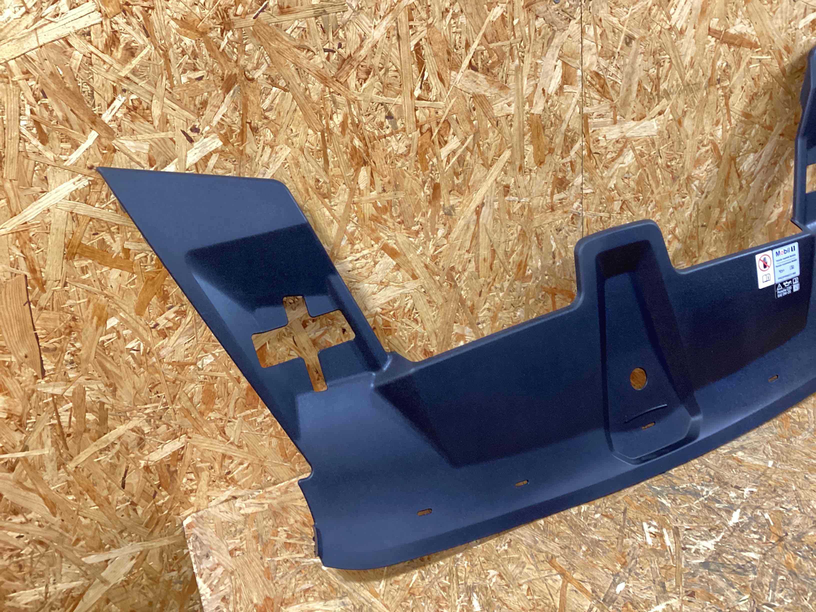 Пластик моторного отсека Porsche Cayenne 100226-102