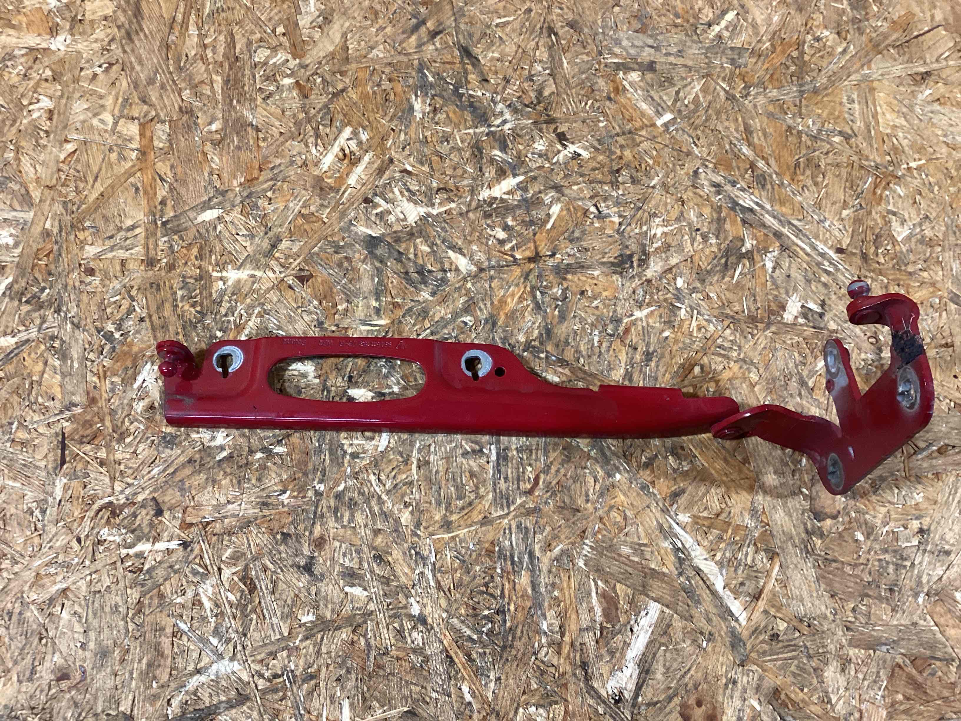 Петля (кронштейн) капота Porsche 911 100226-107