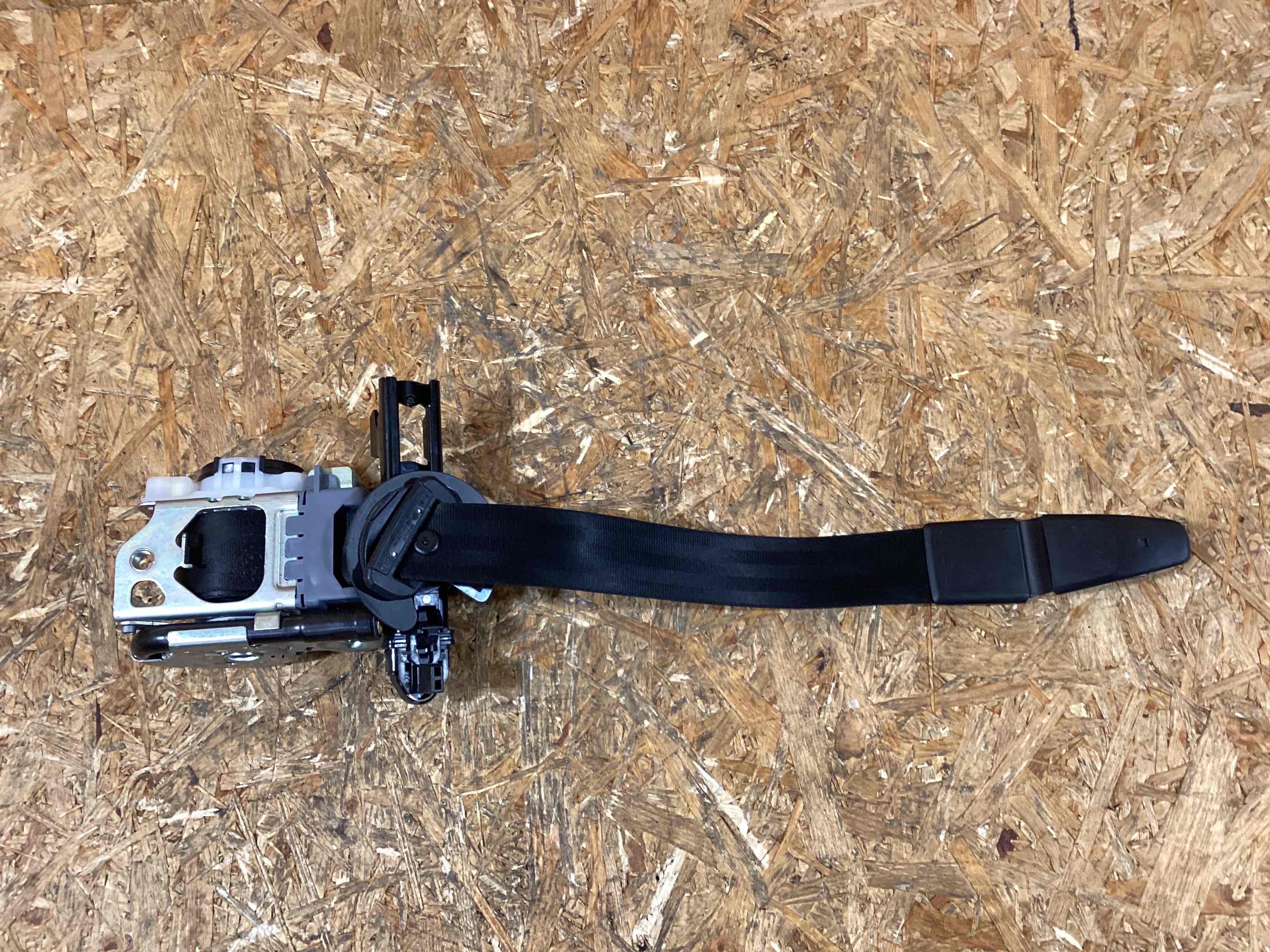 Ремень безопасности Porsche Macan 100226-109