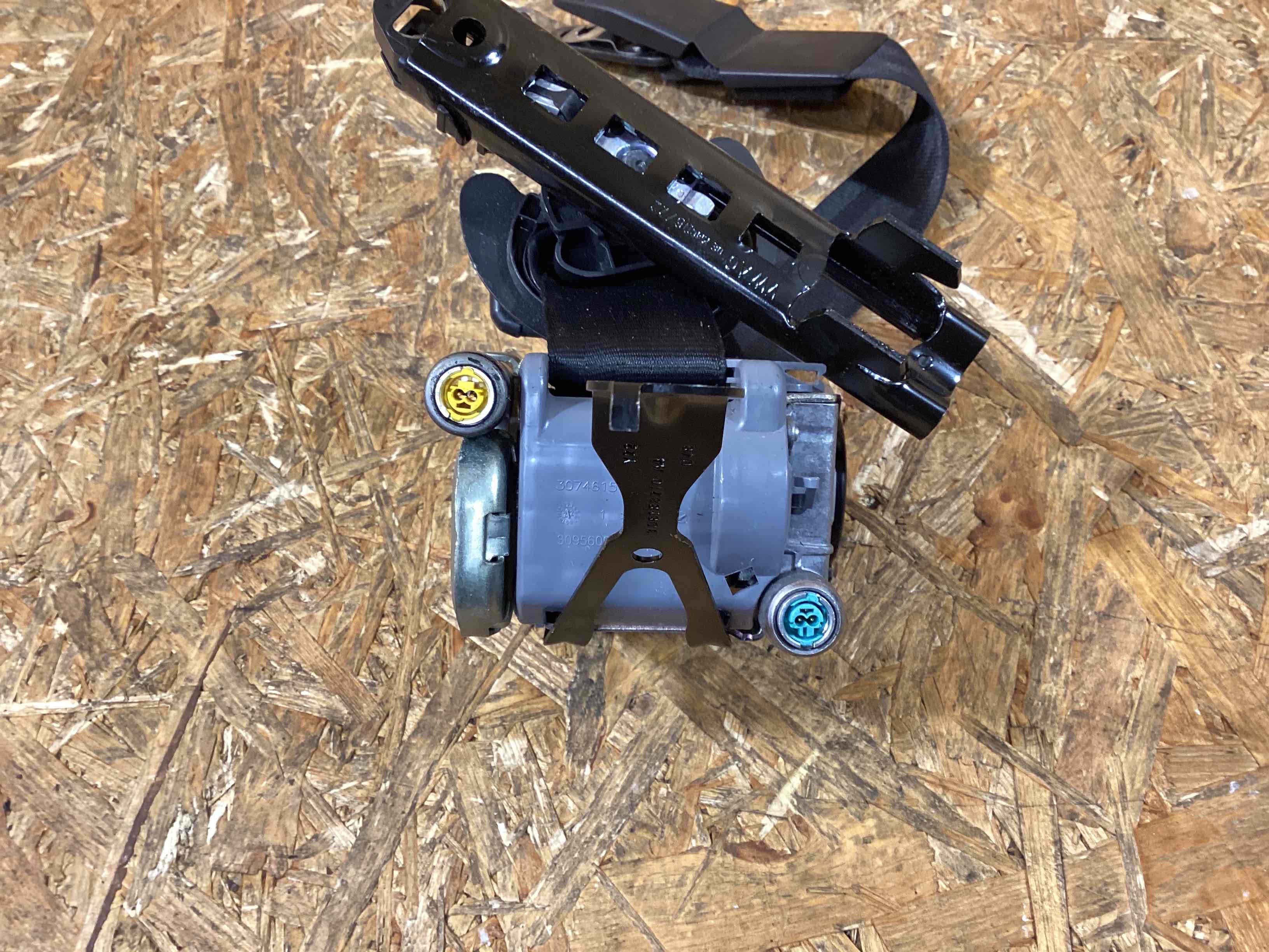 Ремень безопасности Porsche Macan 100226-109