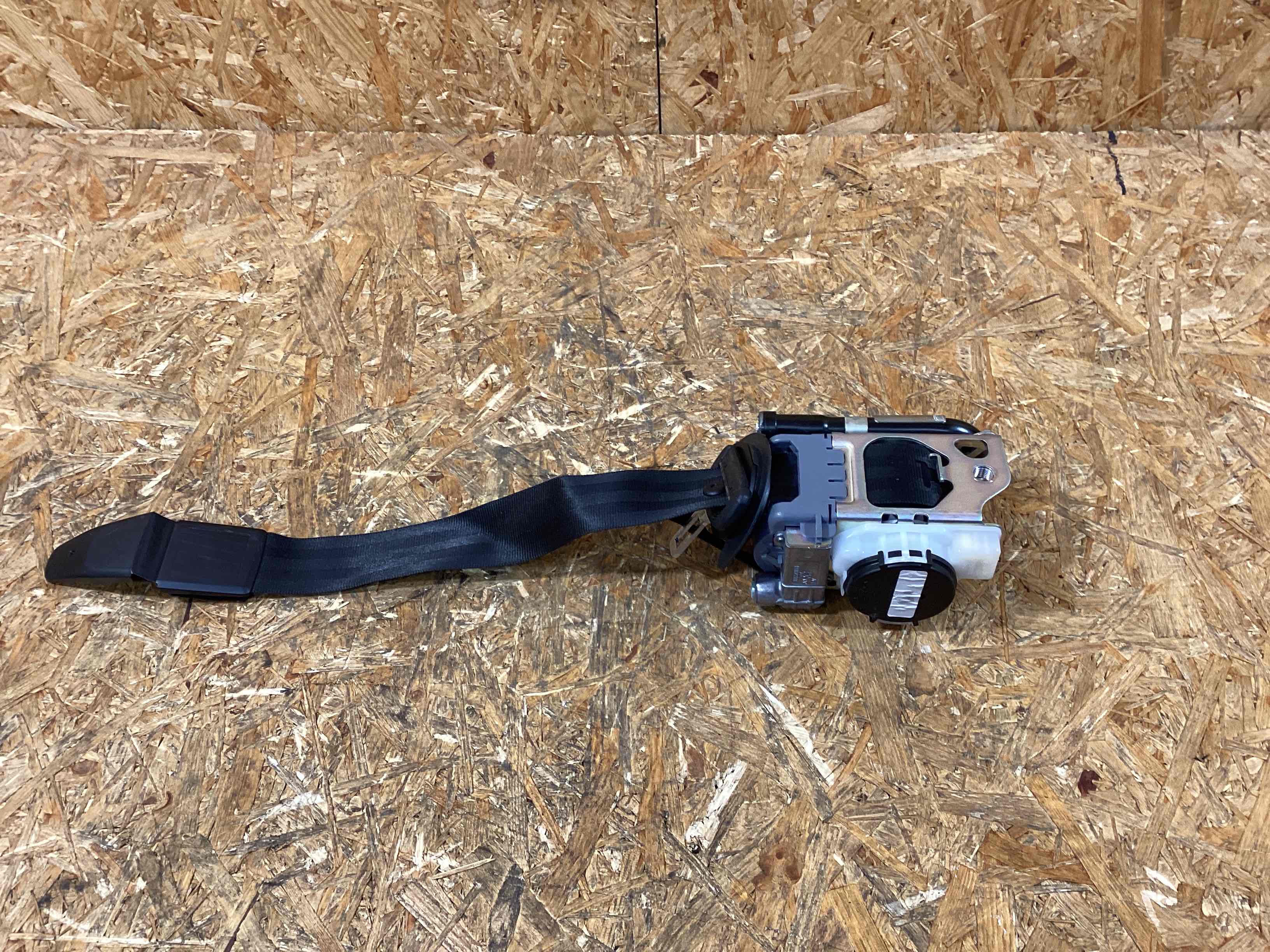 Ремень безопасности Porsche Macan 100226-110