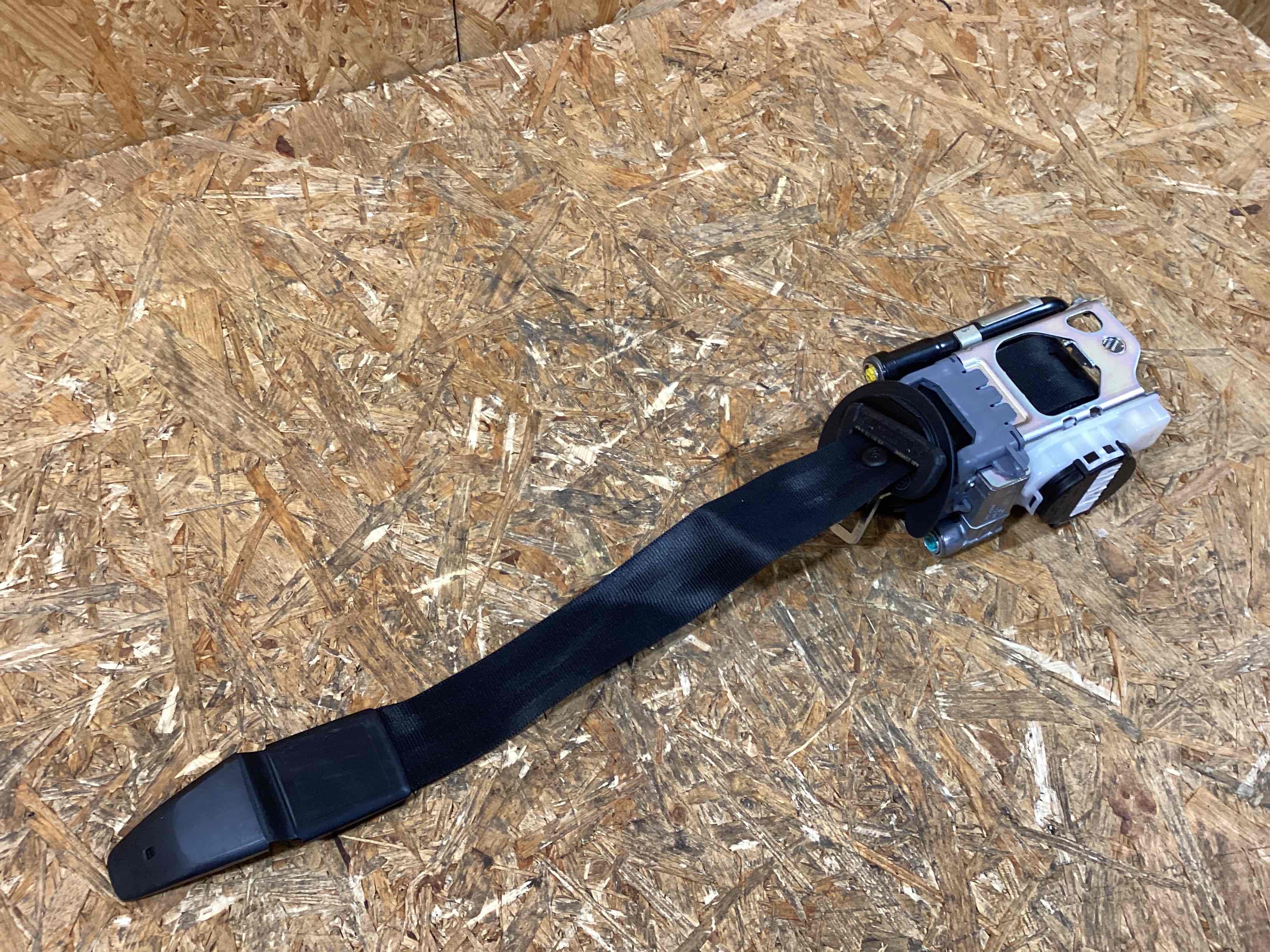 Ремень безопасности Porsche Macan 100226-110