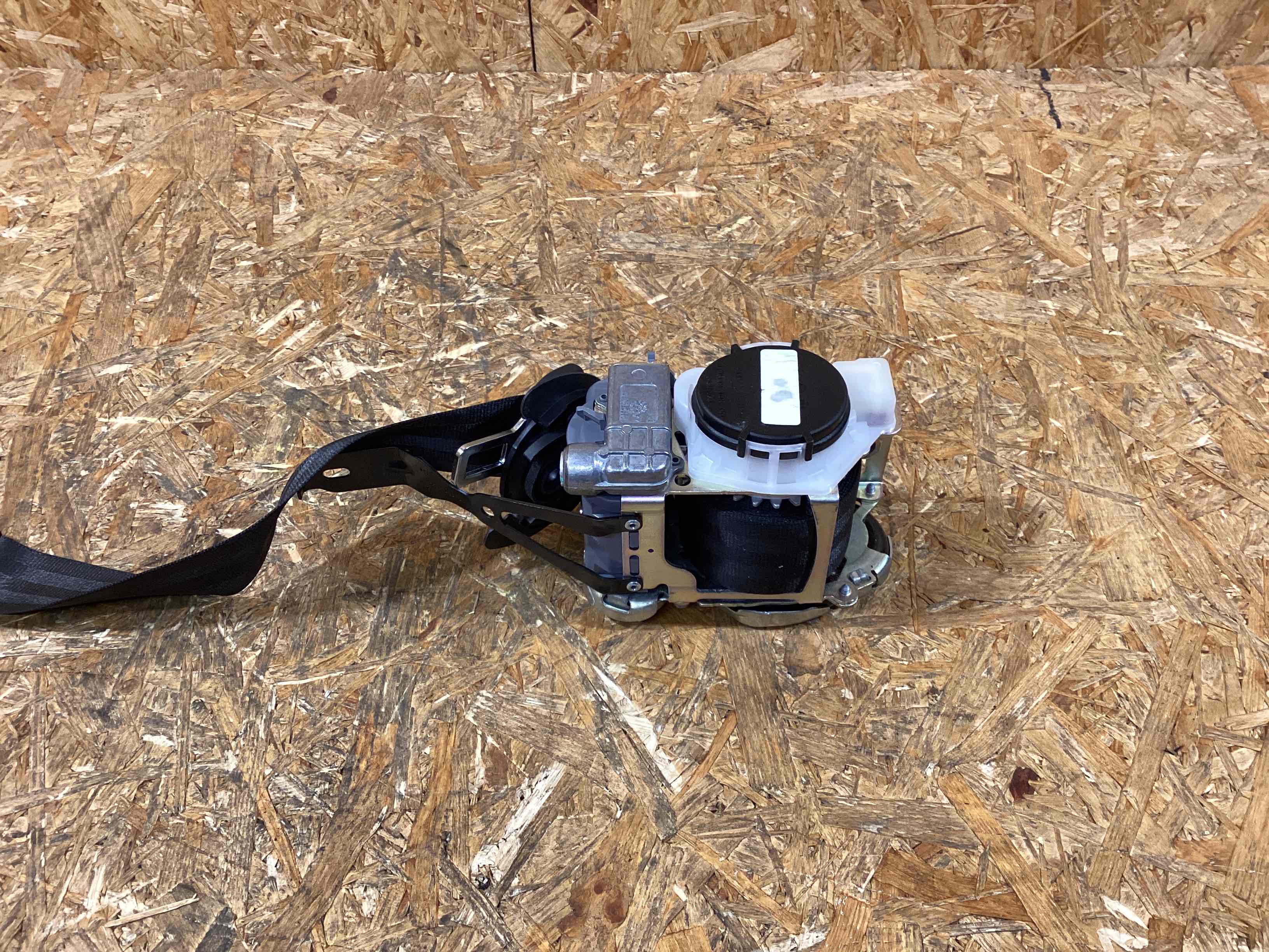 Ремень безопасности Porsche Macan 100226-110