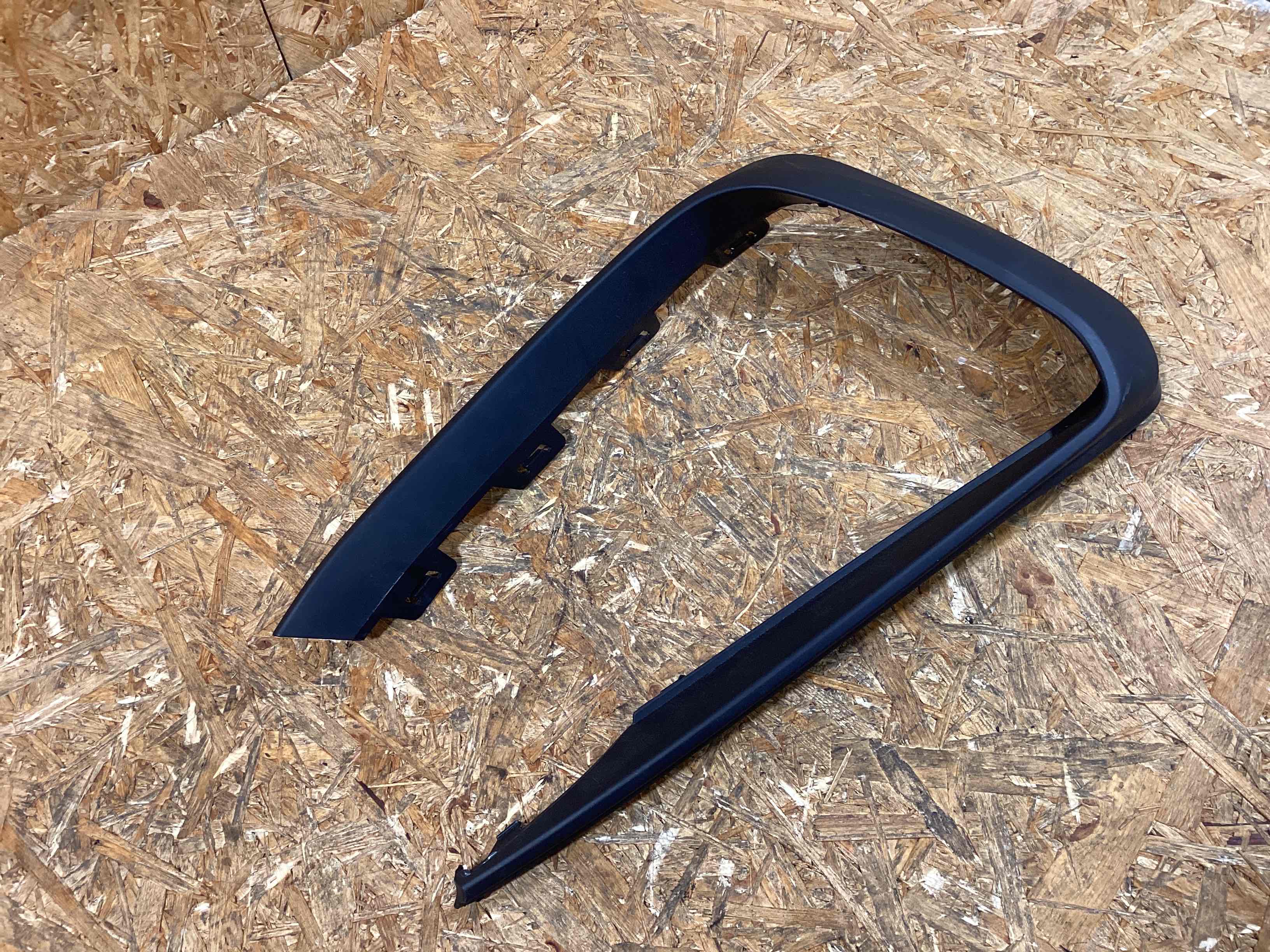 Заглушка, вставка (решетка) в бампер Porsche Macan 100226-111