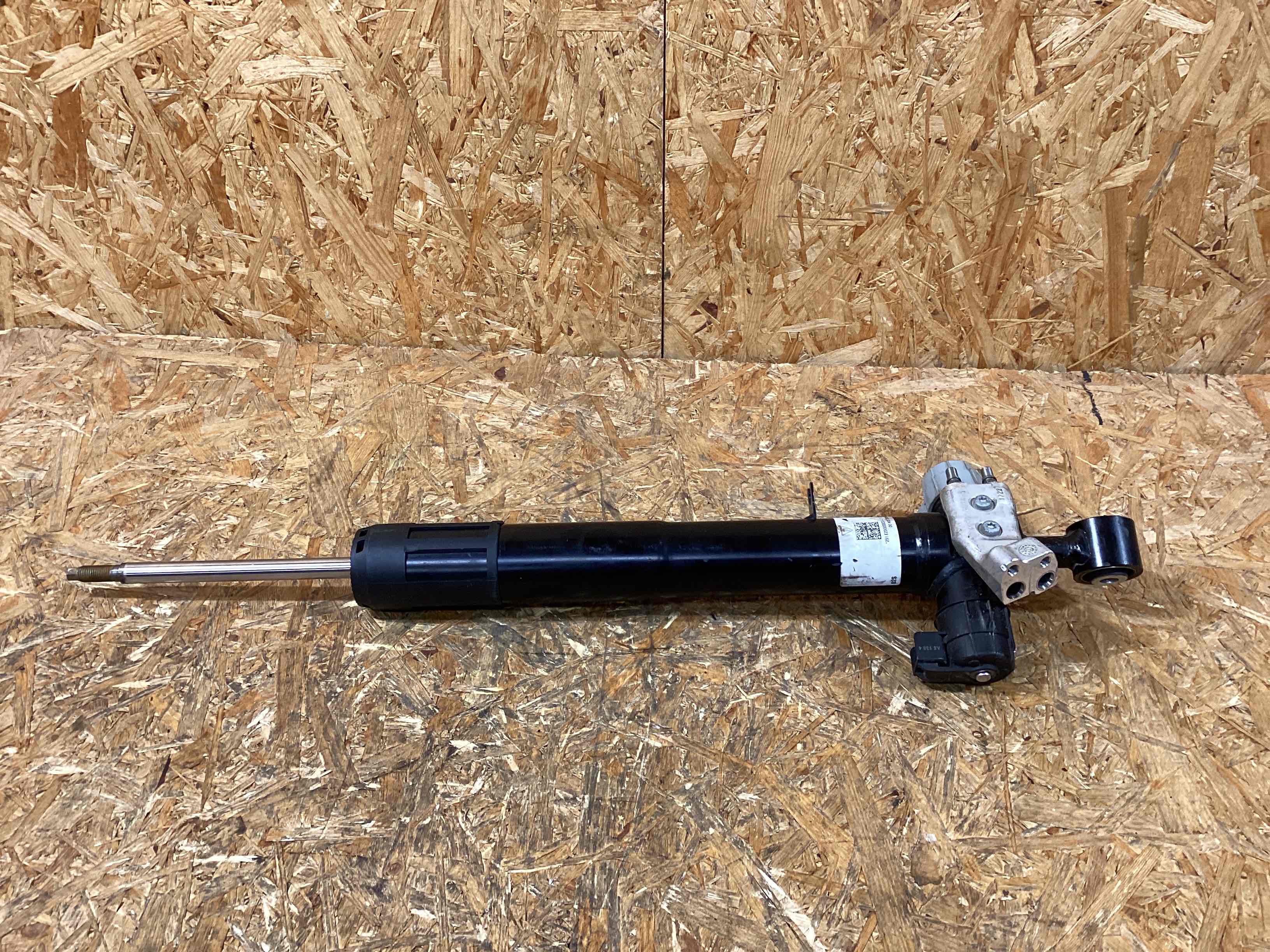 Амортизатор задний правый Porsche Taycan 100226-116