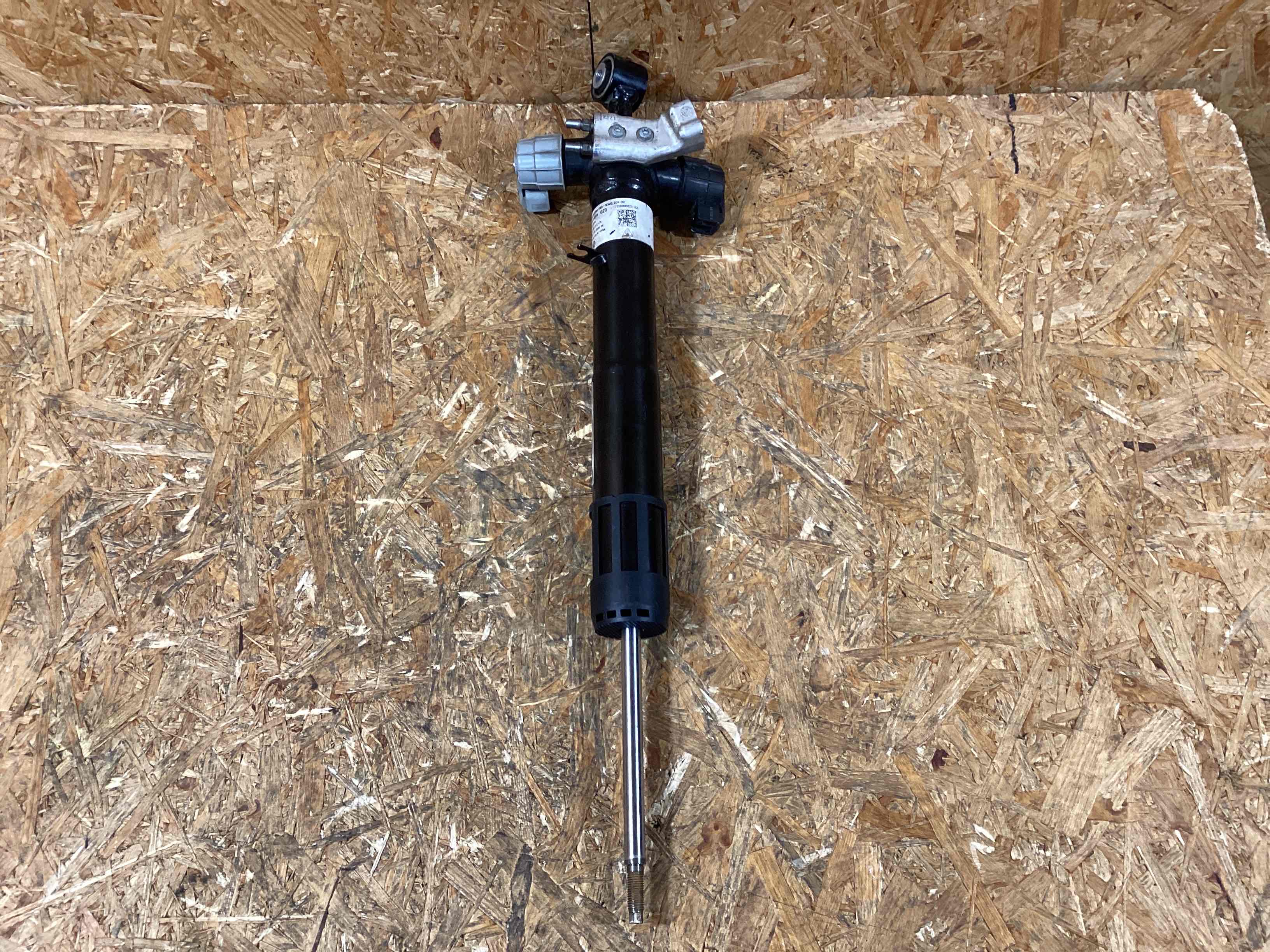 Амортизатор задний правый Porsche Taycan 100226-116