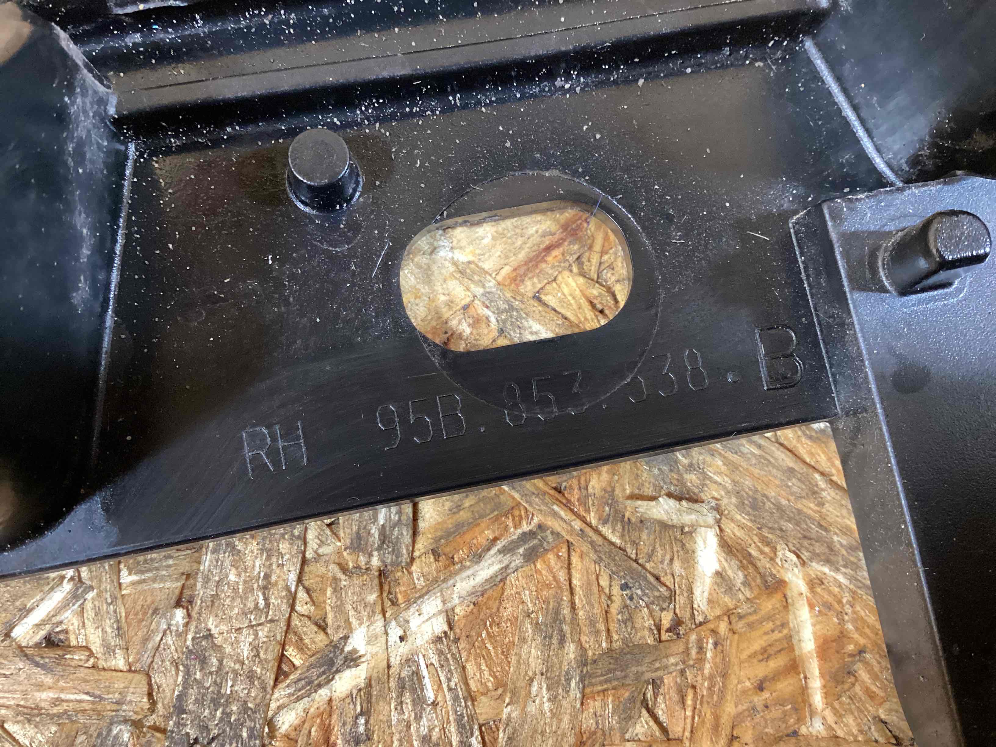 Крепление, кронштейн Porsche Macan 100226-119