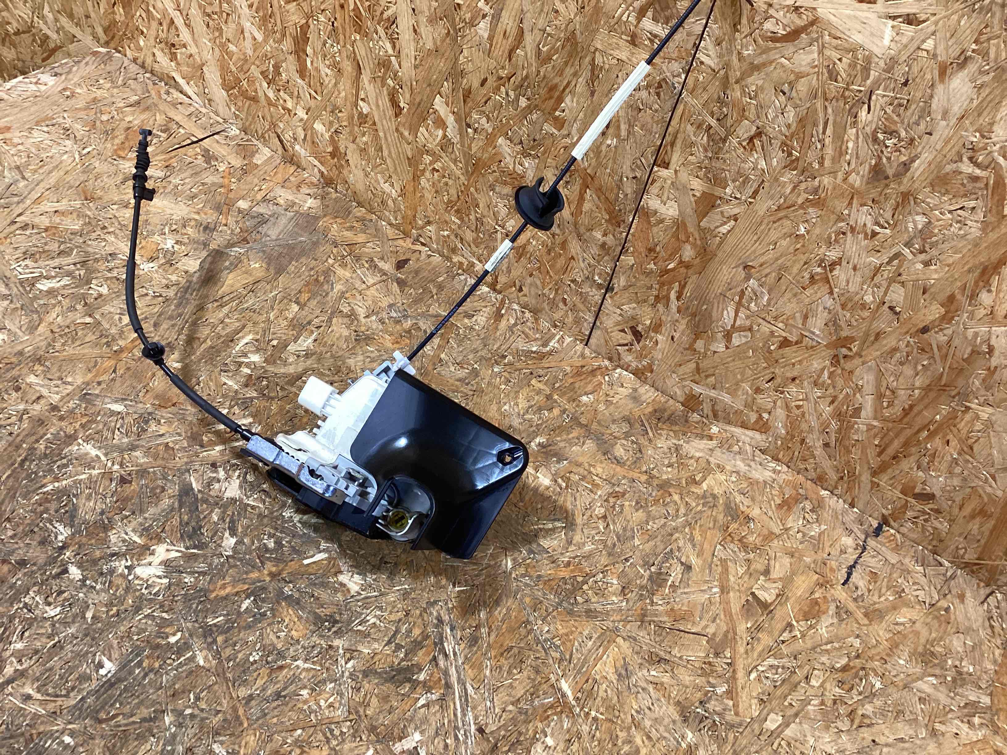 Замок двери передней левой Porsche 911 100326-106