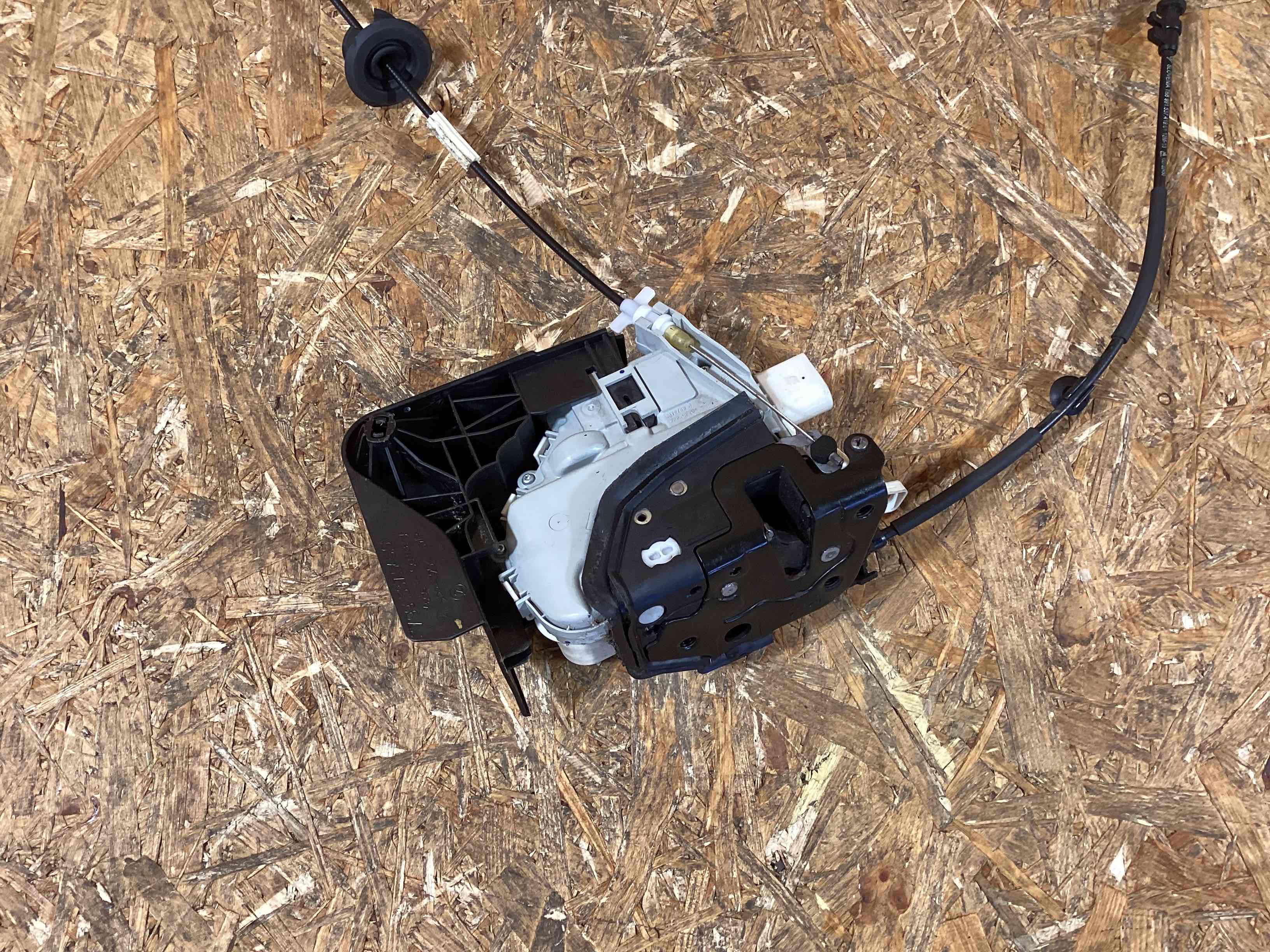 Замок двери передней левой Porsche 911 100326-106