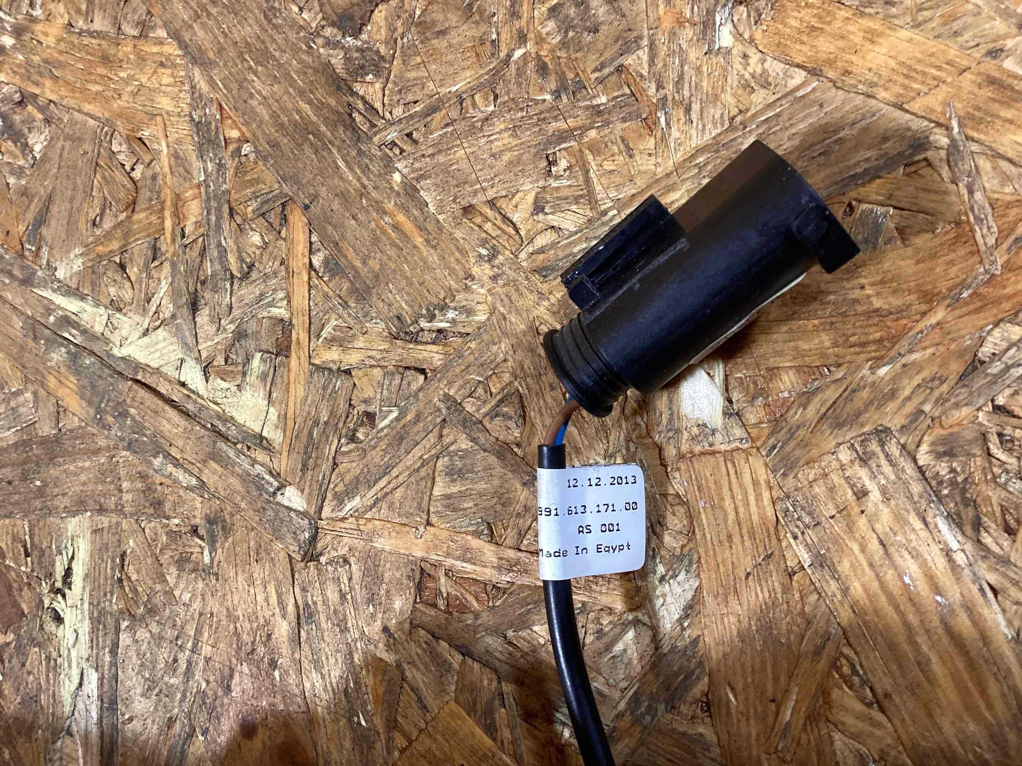 Ручка двери нaружная Porsche 911 100326-107