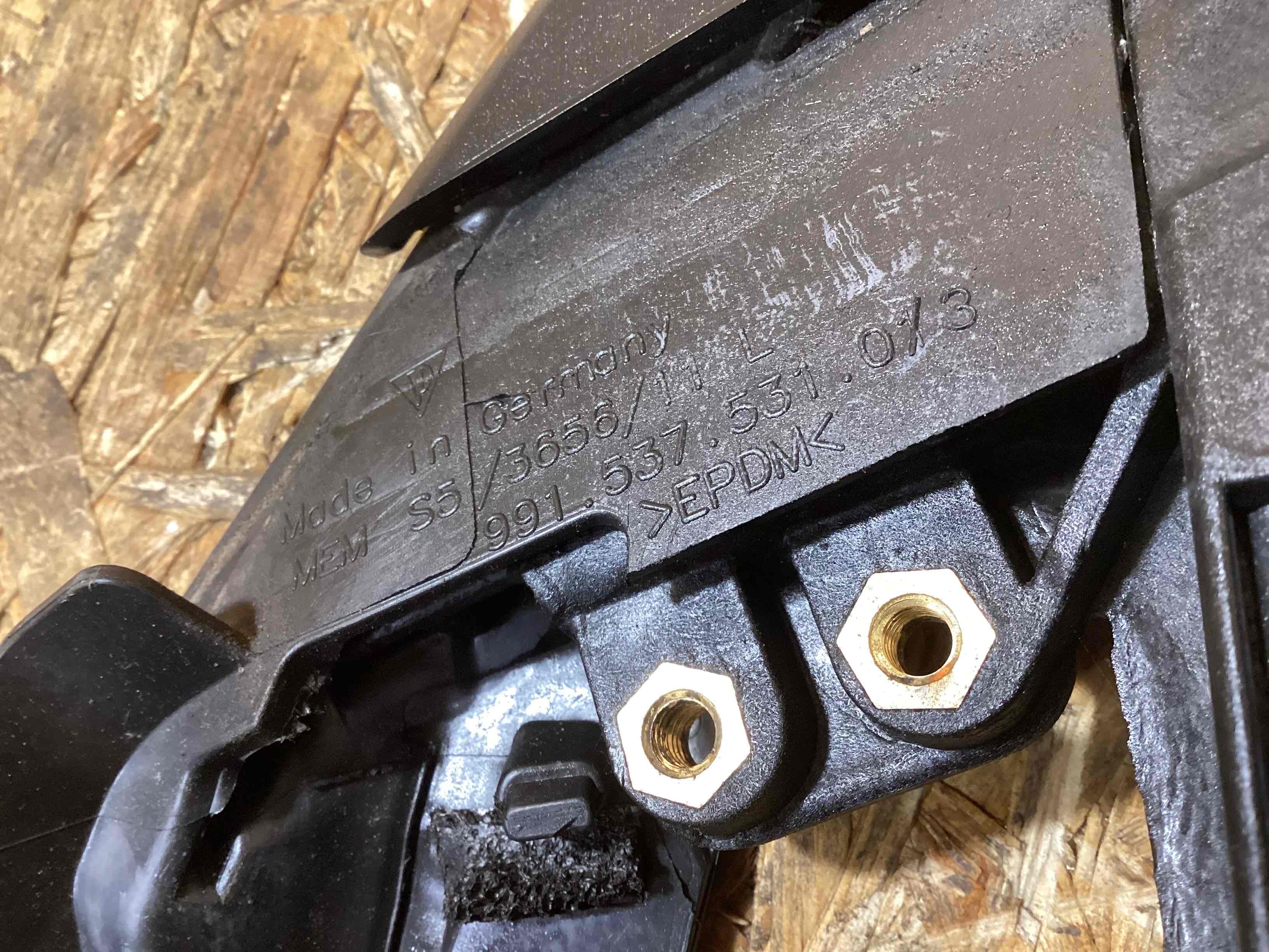 Молдинг двери передней левой Porsche 911 100326-108