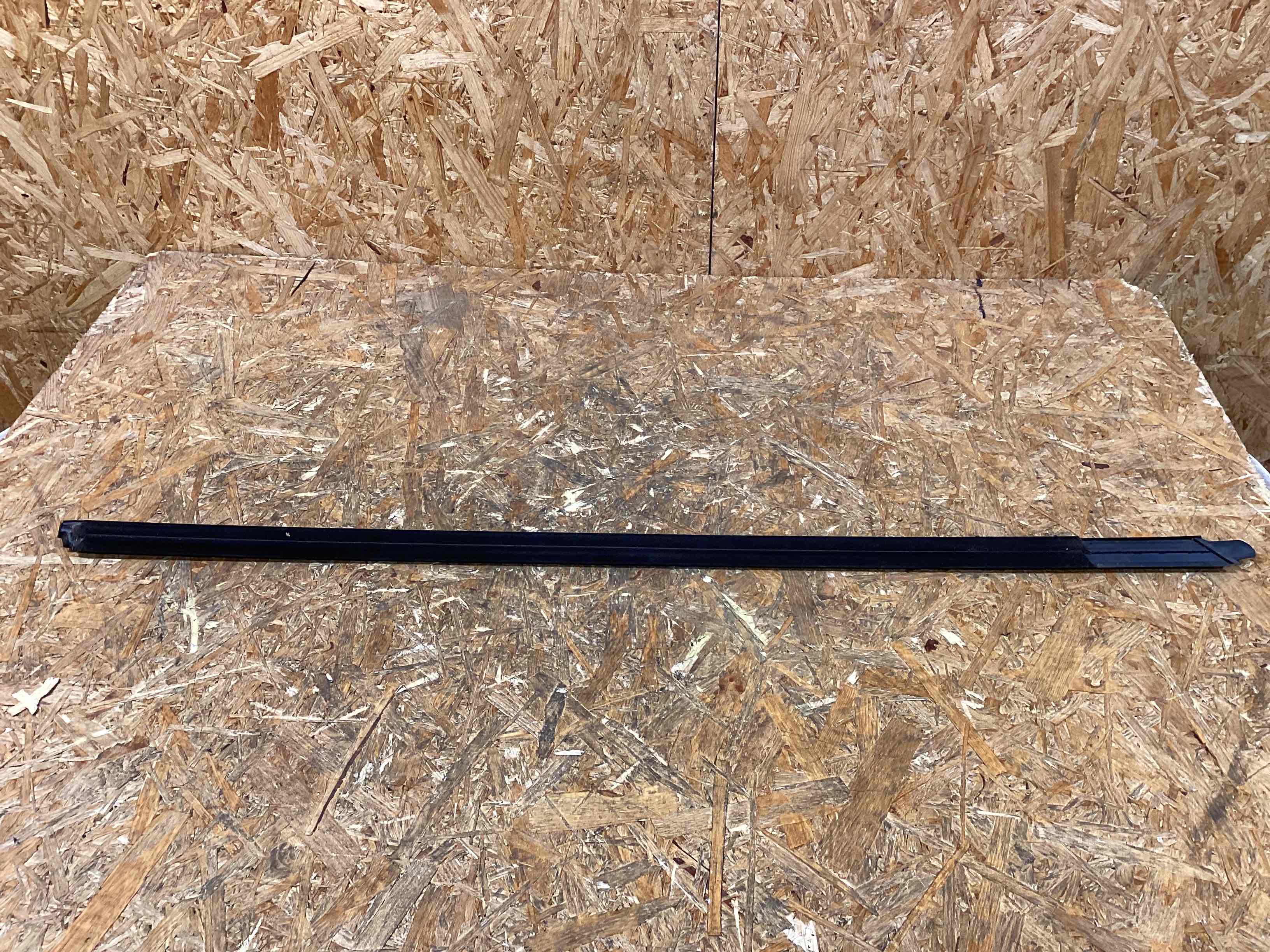 Молдинг двери передней левой Porsche 911 100326-110