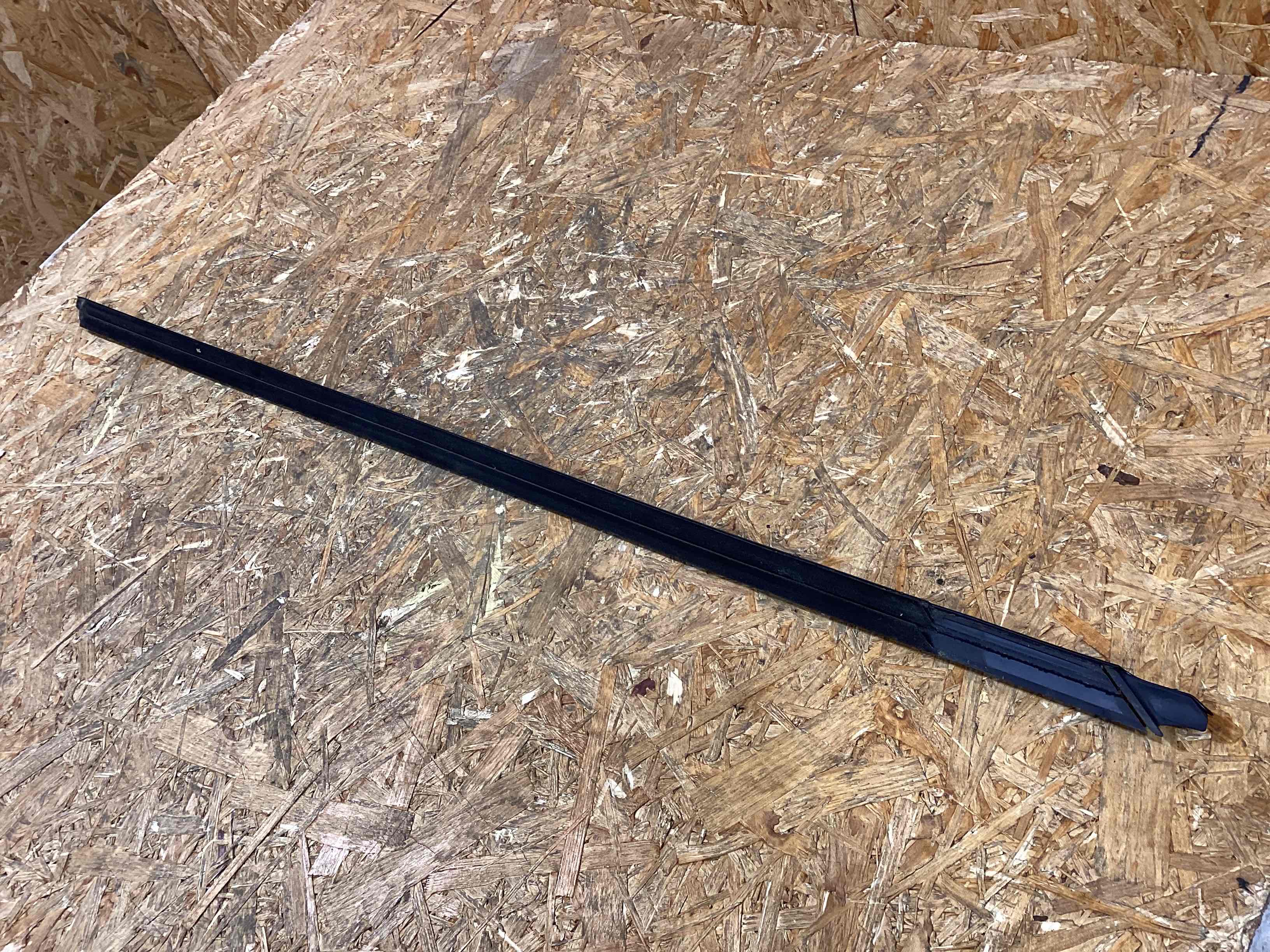 Молдинг двери передней левой Porsche 911 100326-110