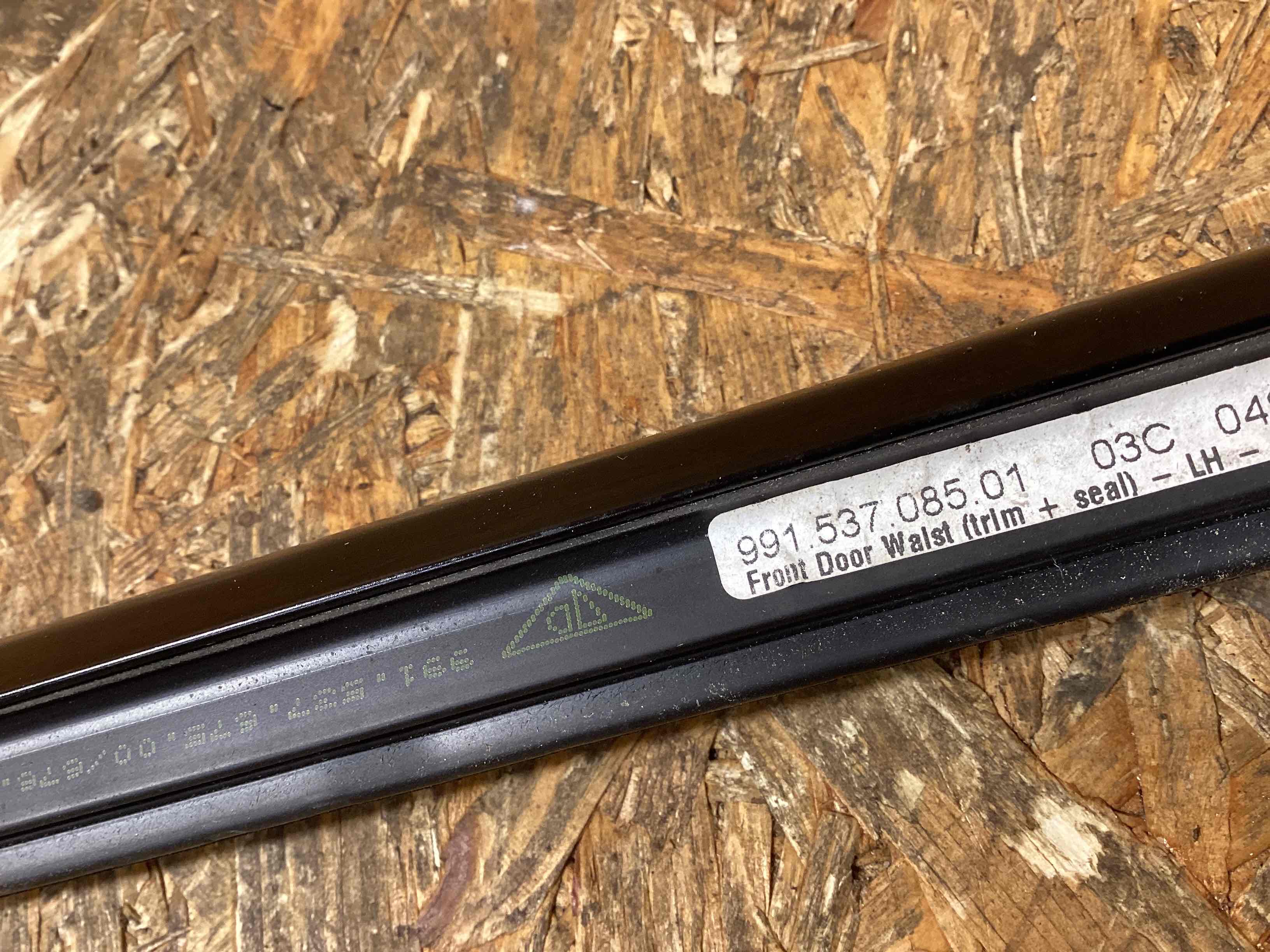 Молдинг двери передней левой Porsche 911 100326-110