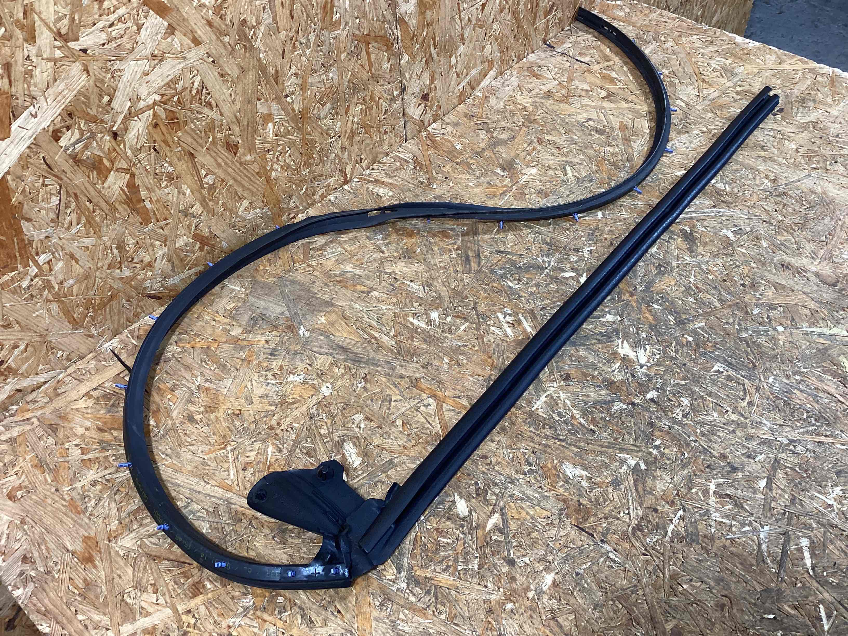 Молдинг двери передней левой Porsche 911 100326-111