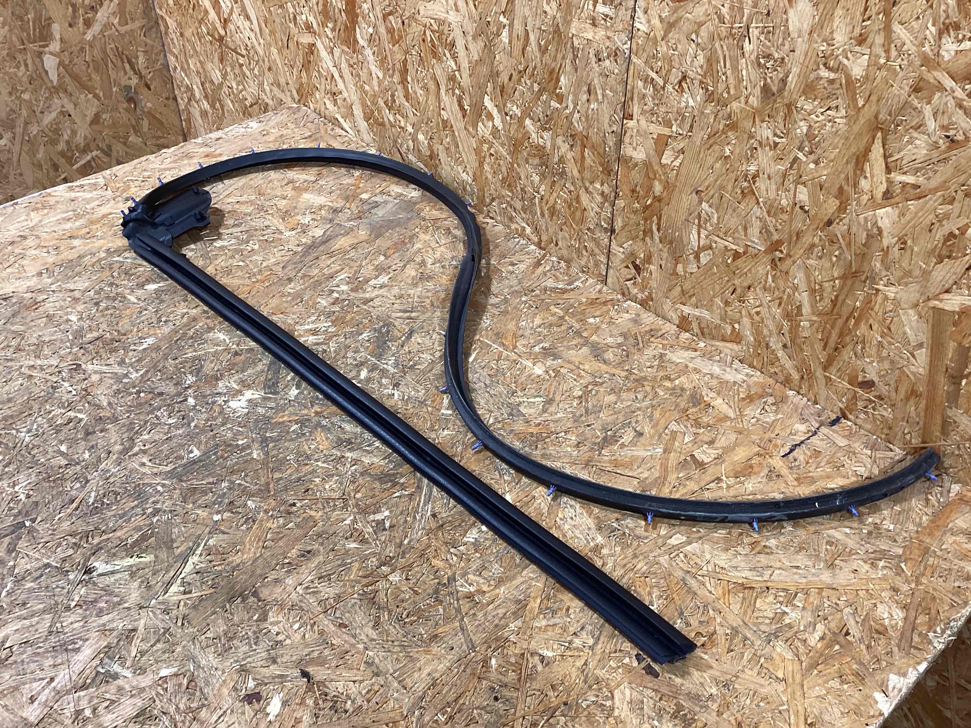 Молдинг двери передней левой Porsche 911 100326-111