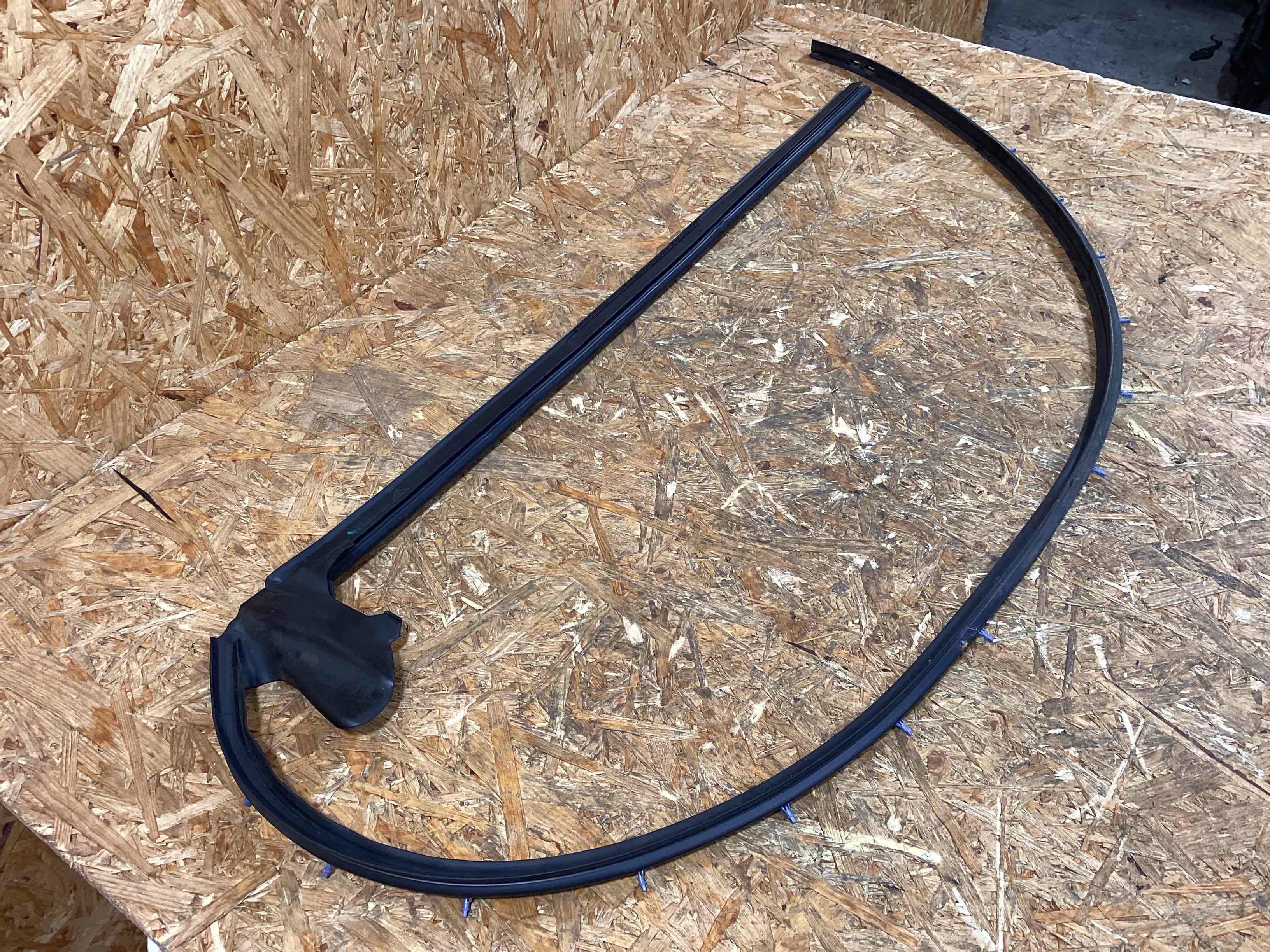 Молдинг двери передней левой Porsche 911 100326-111