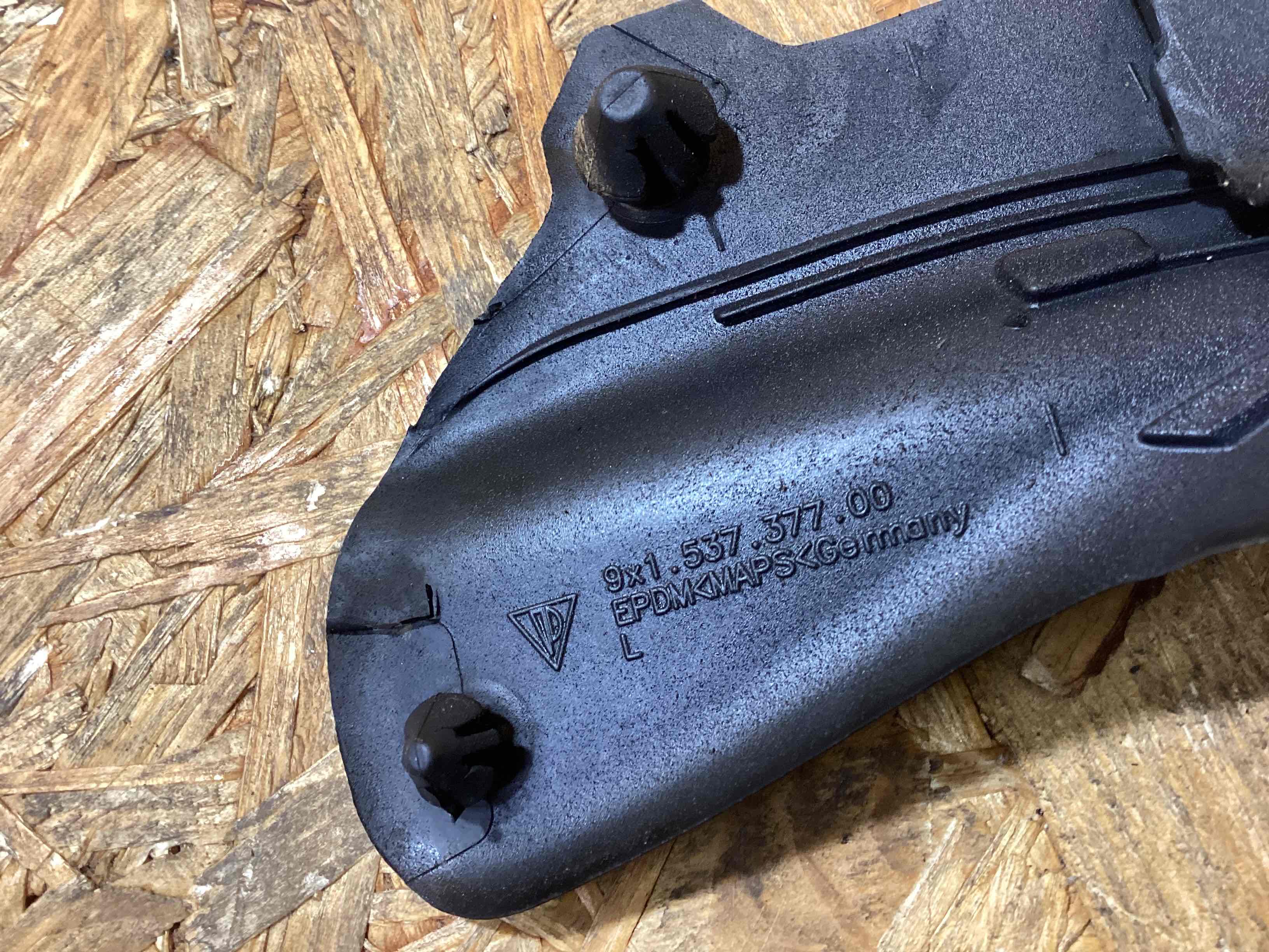 Молдинг двери передней левой Porsche 911 100326-111