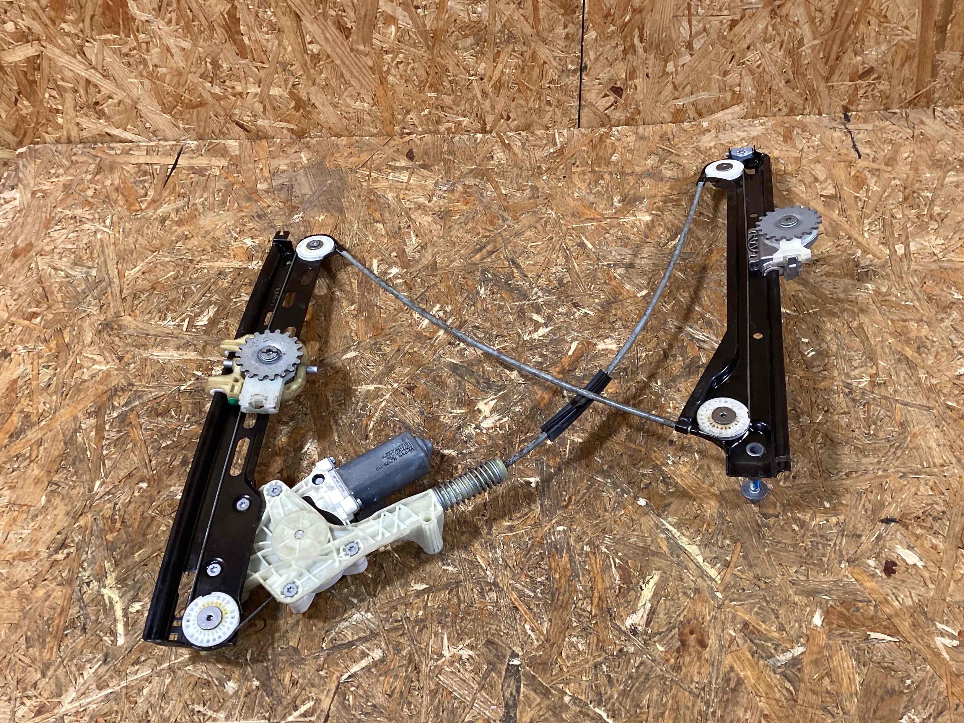 Стеклоподъемник передний левый Porsche 911 100326-113