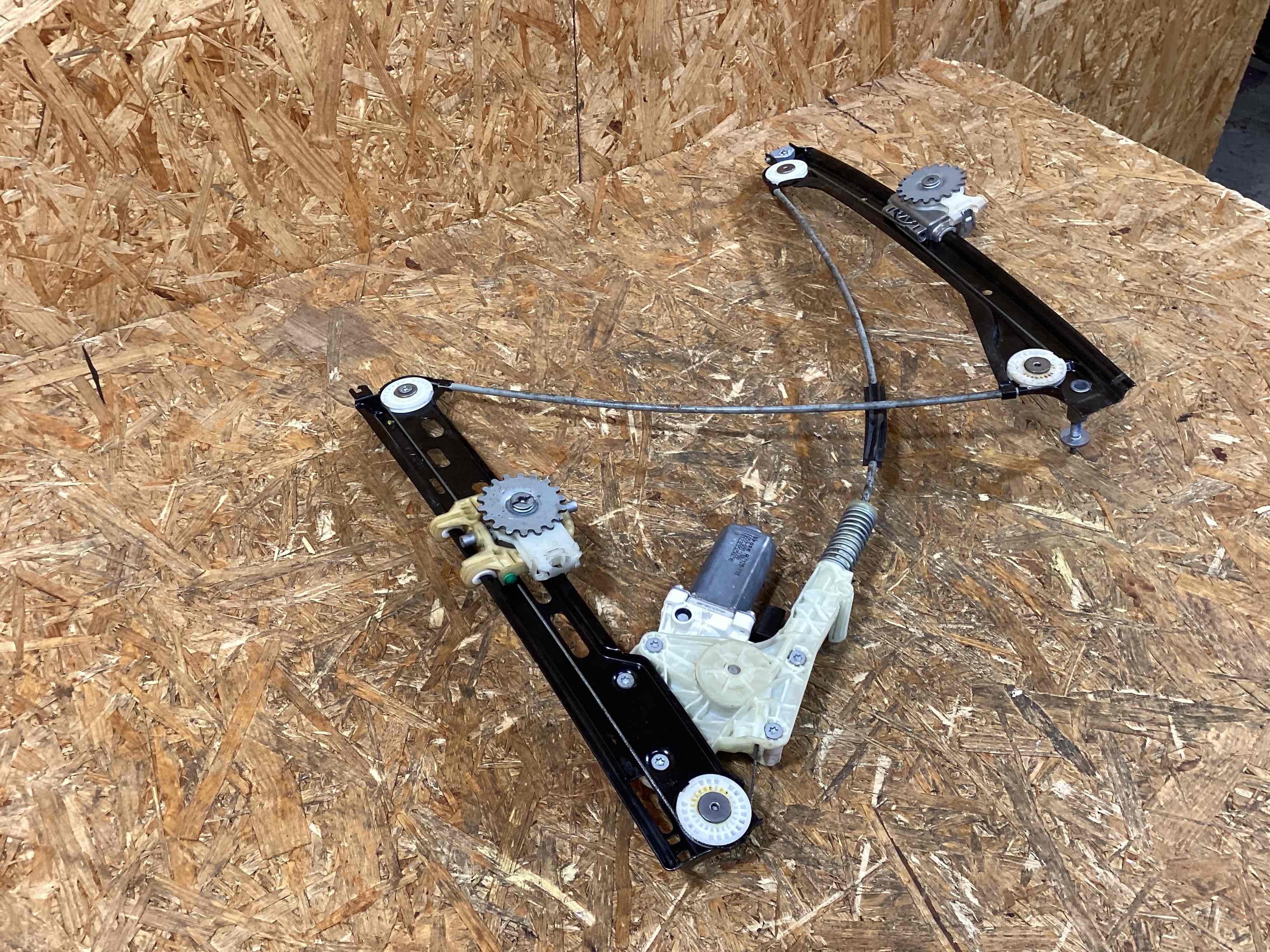 Стеклоподъемник передний левый Porsche 911 100326-113